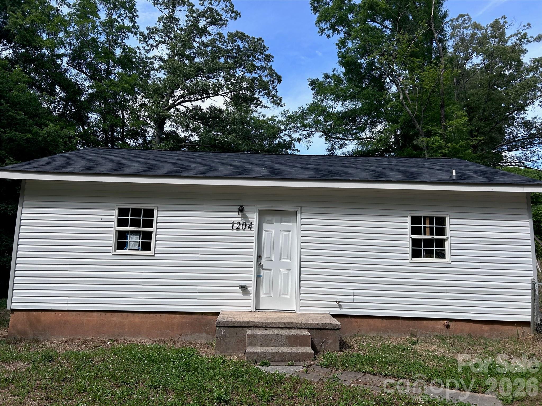 1204 Iva Avenue Property Photo 1