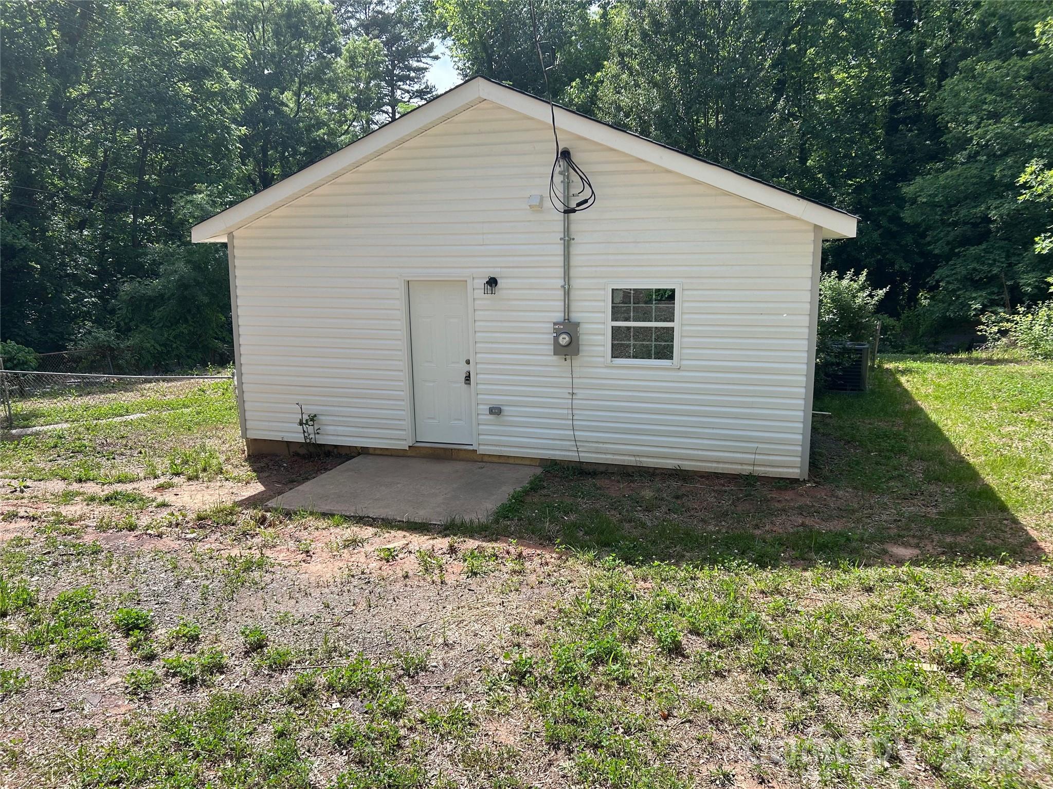 1204 Iva Avenue Property Photo 3