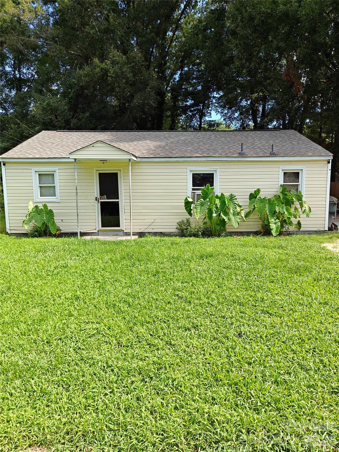 1204 Iva Avenue Property Photo 4
