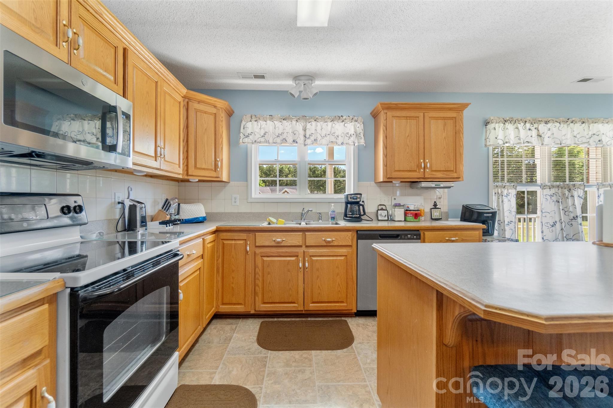 202 Big Dipper Court Property Photo 12