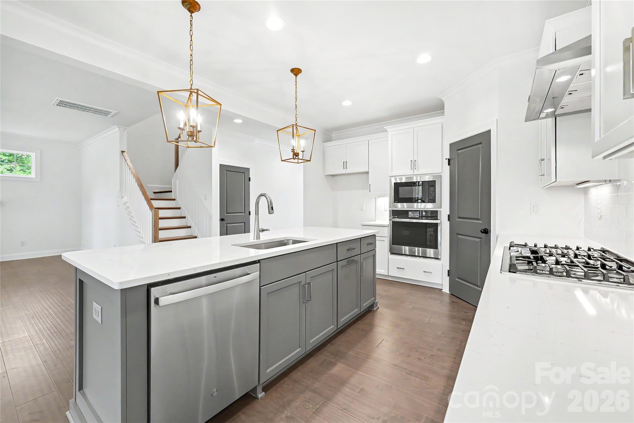 9925 Ardley Park Way Property Photo 9