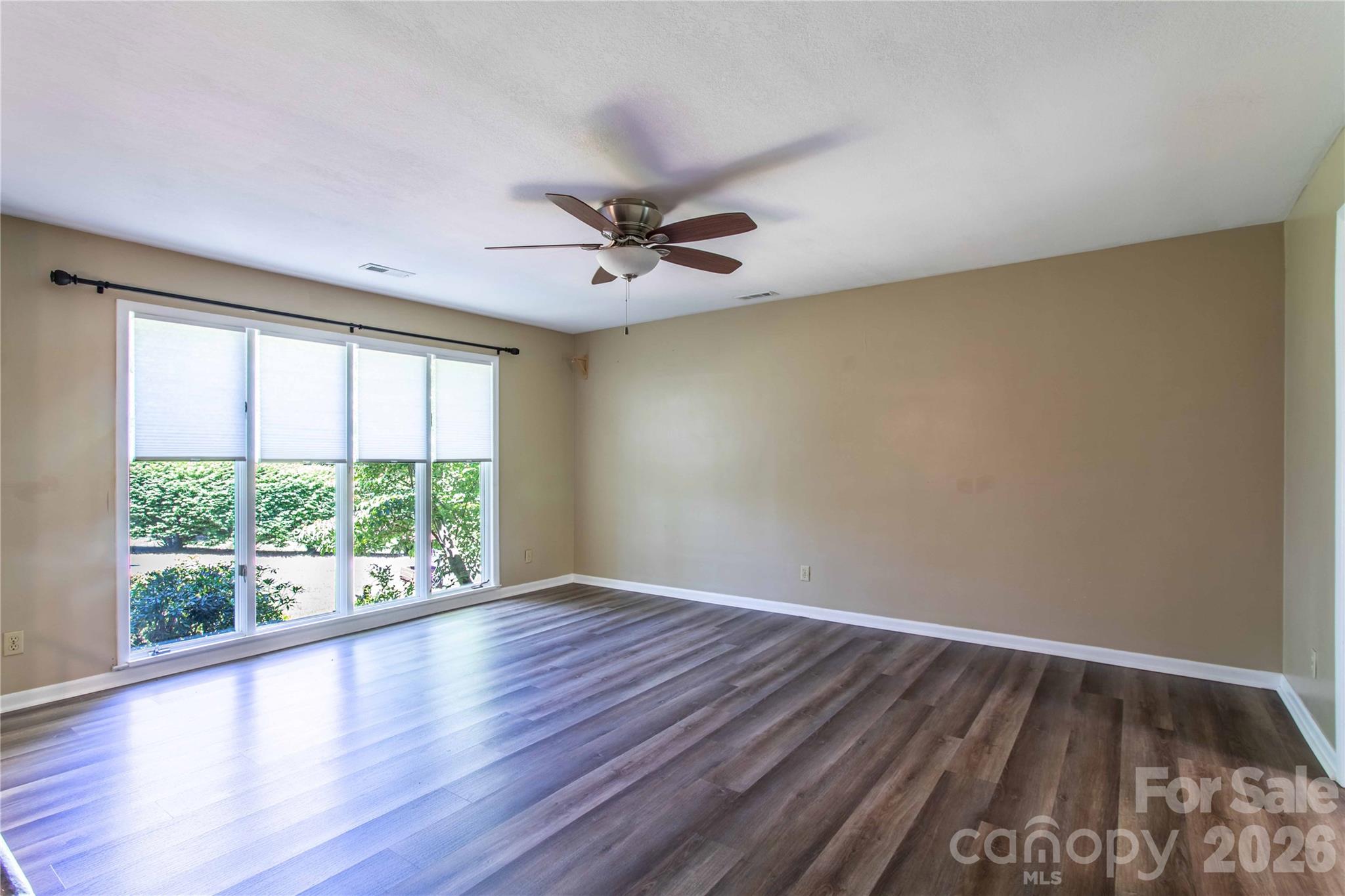 73 Cresent Drive Property Photo 3