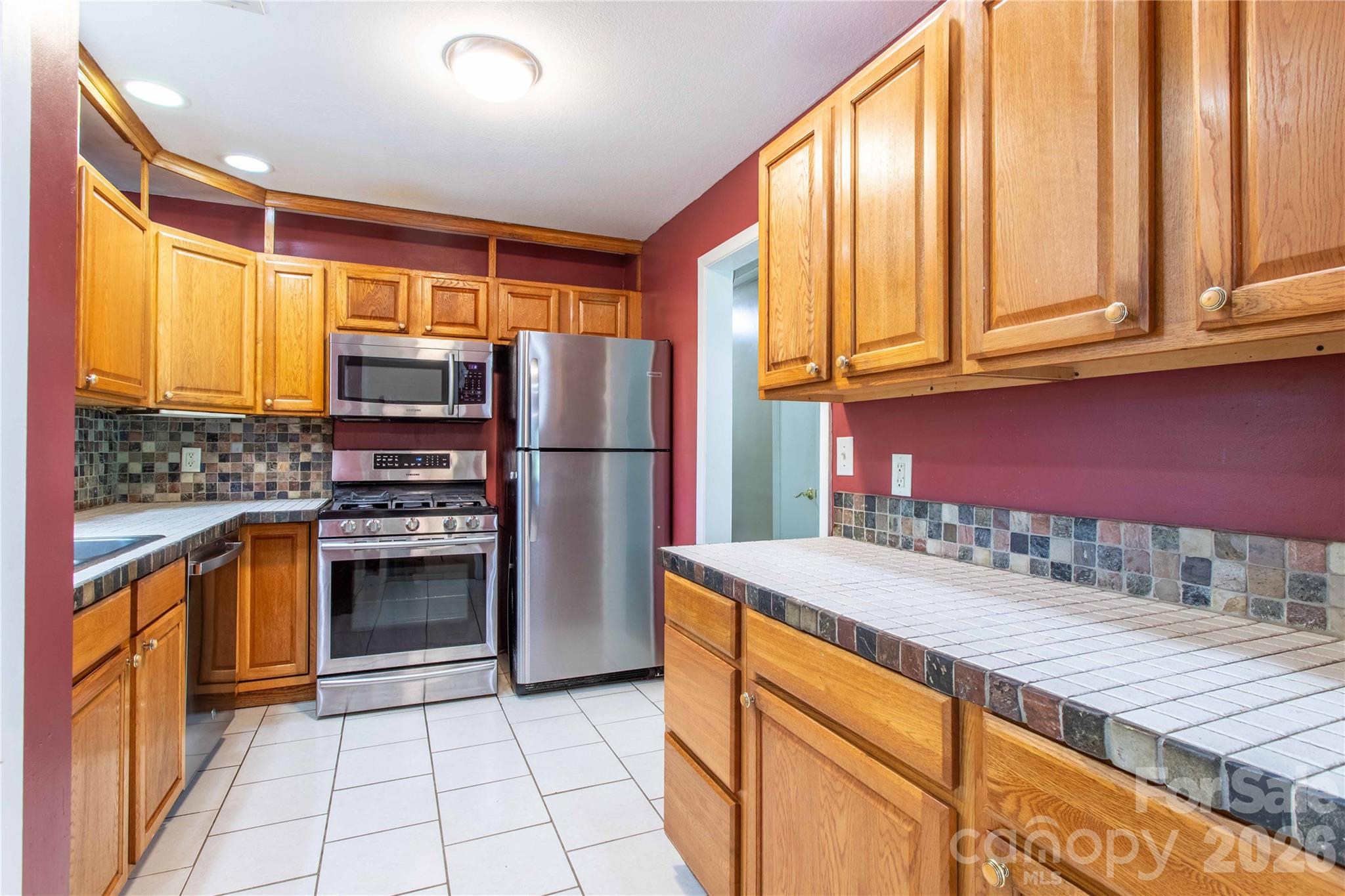 73 Cresent Drive Property Photo 7