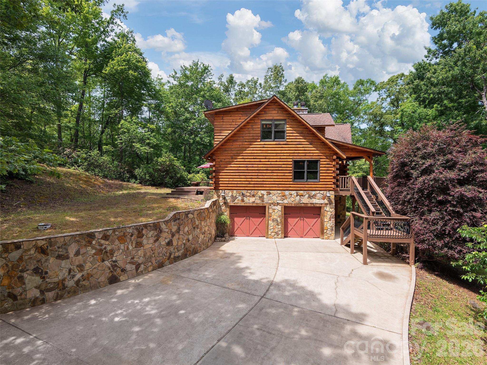 413 Green Hills Road Property Photo 3