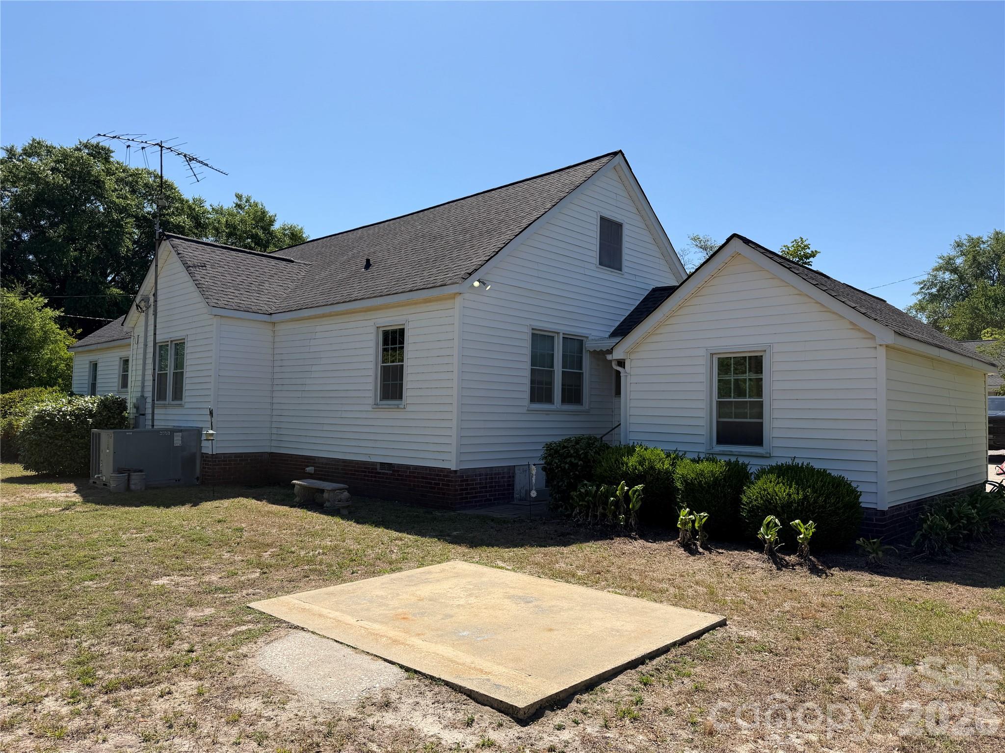 202 W Stevens Drive Property Photo 5