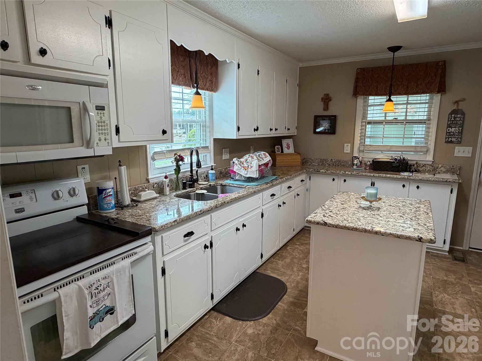 202 W Stevens Drive Property Photo 12