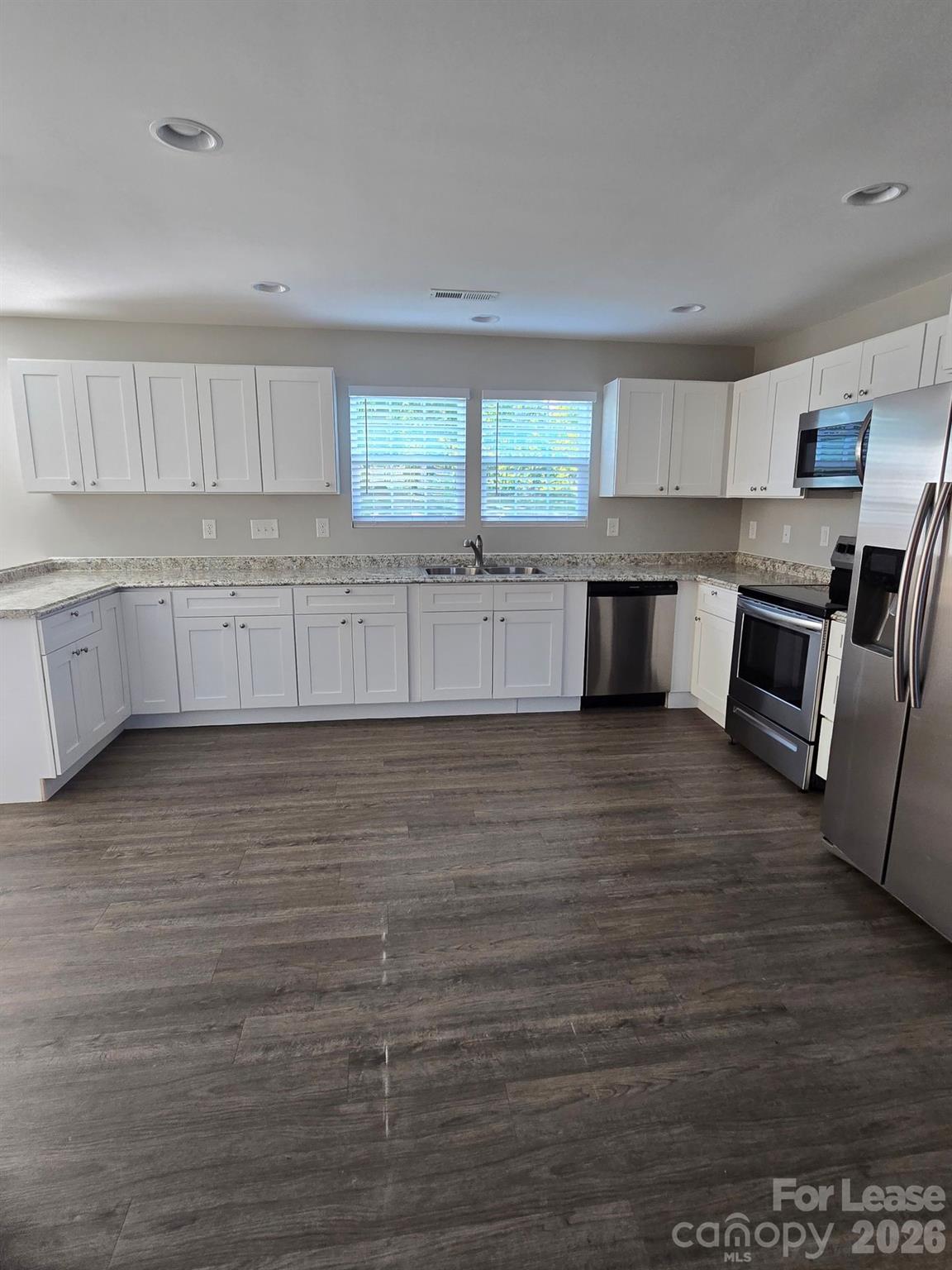 1151 Bentley Court Property Photo 2