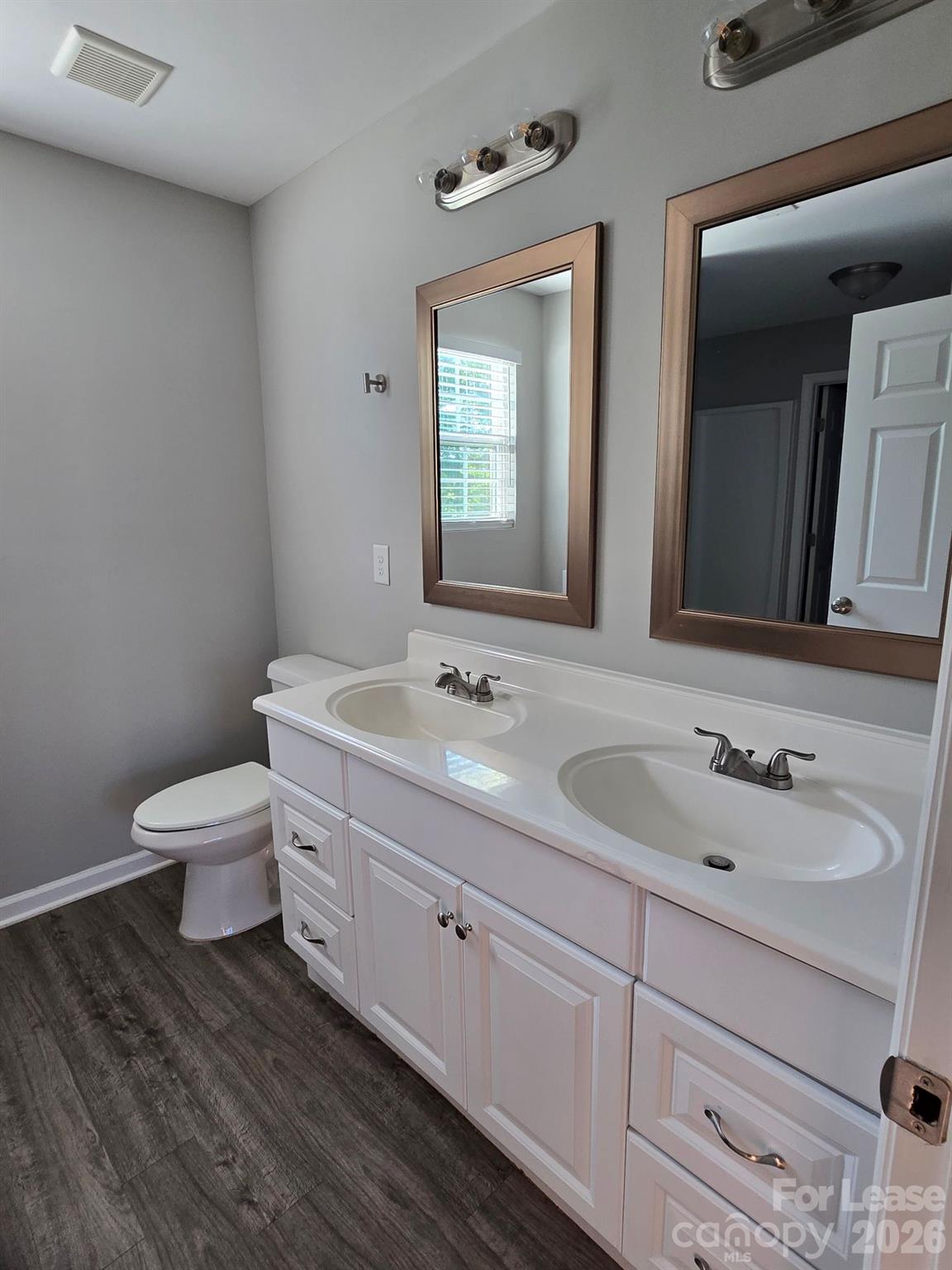 1151 Bentley Court Property Photo 15