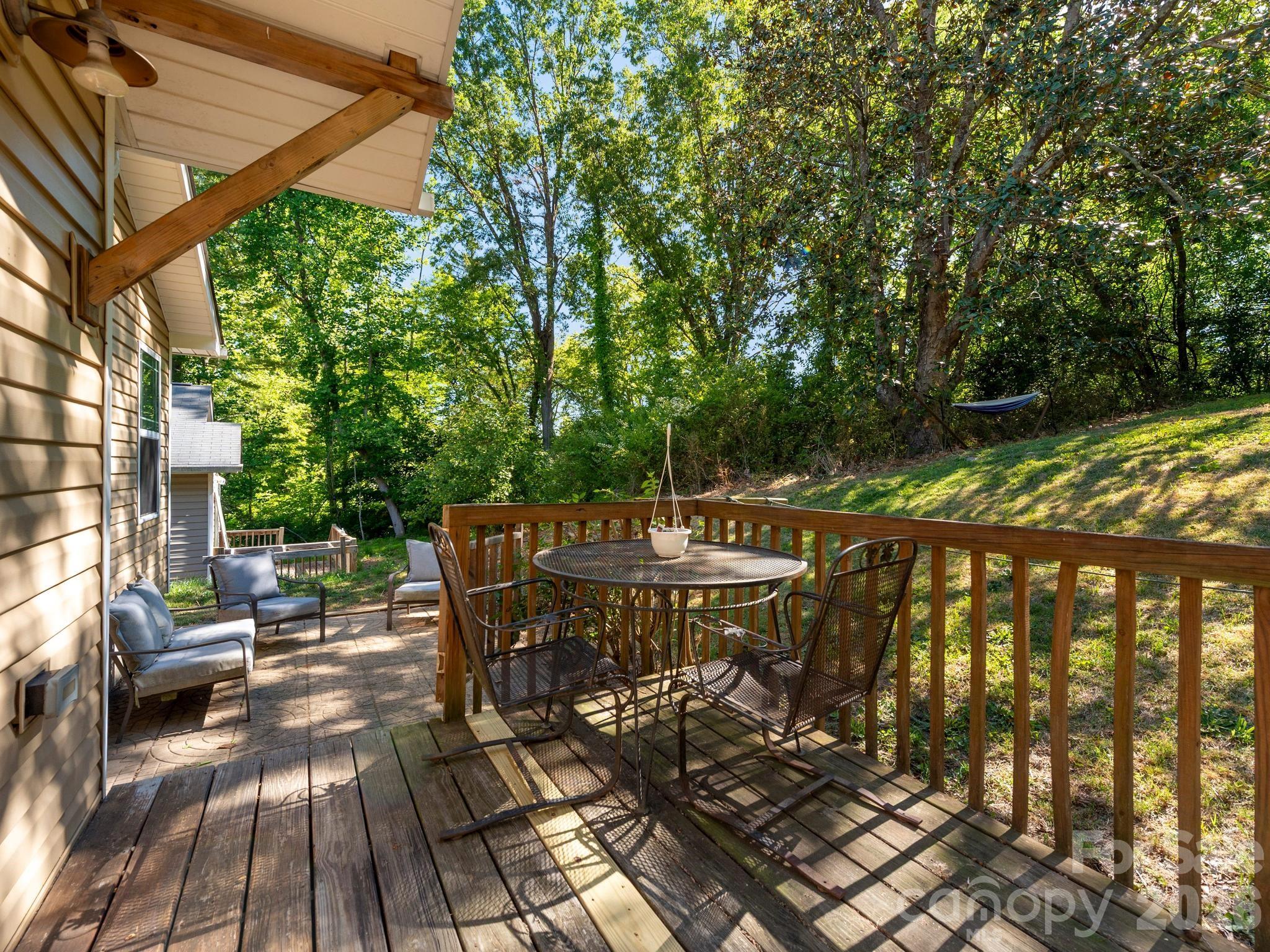 24 Hilldale Road Property Photo 6