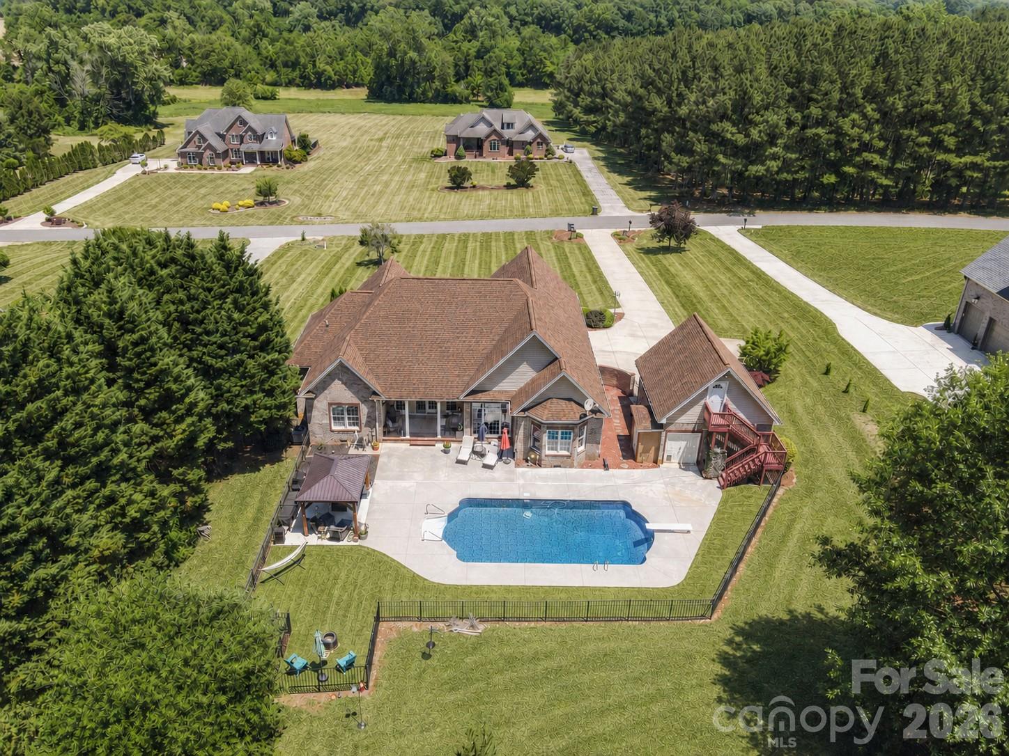 137 Natures Trail Property Photo 2