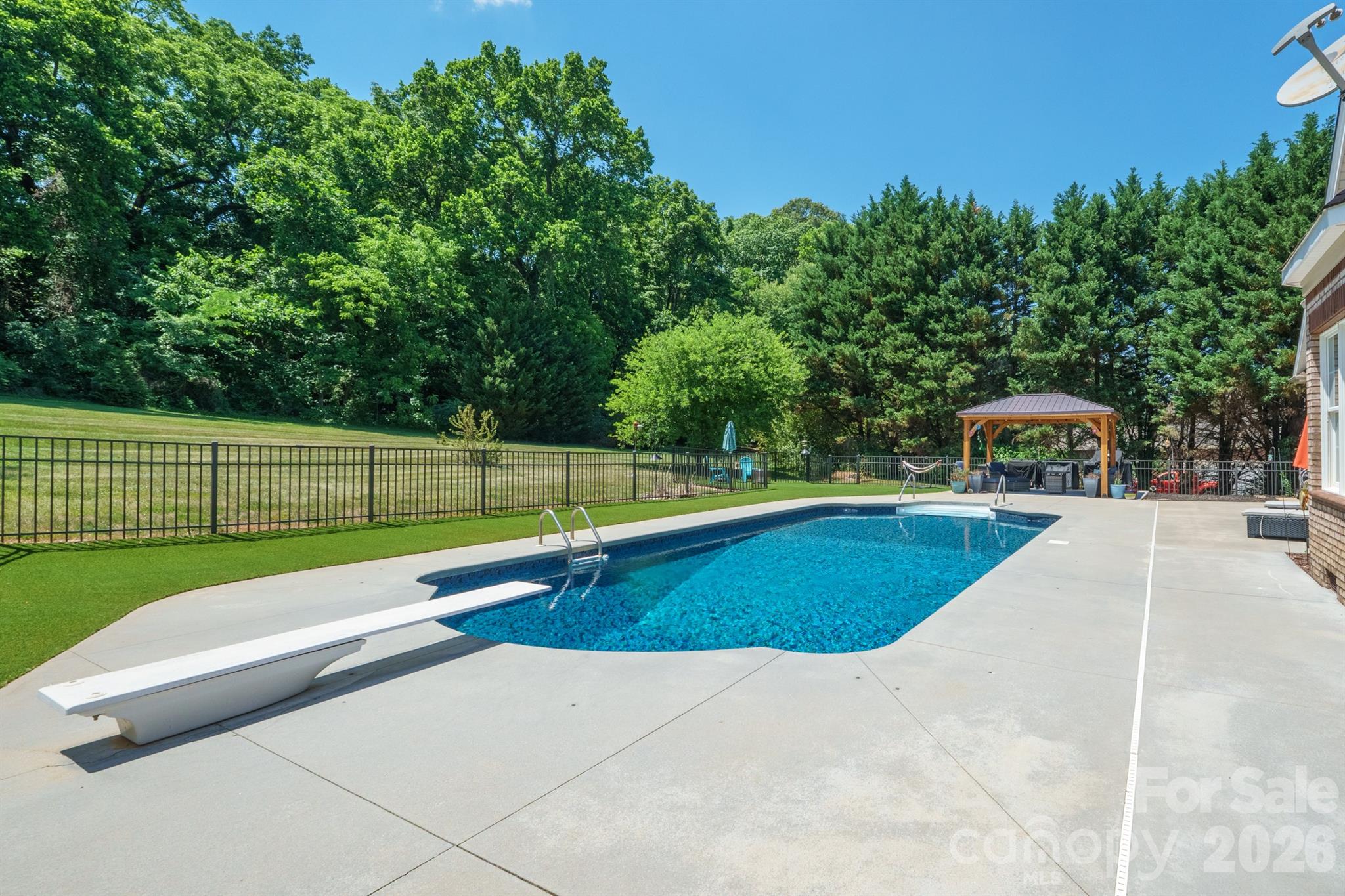 137 Natures Trail Property Photo 42
