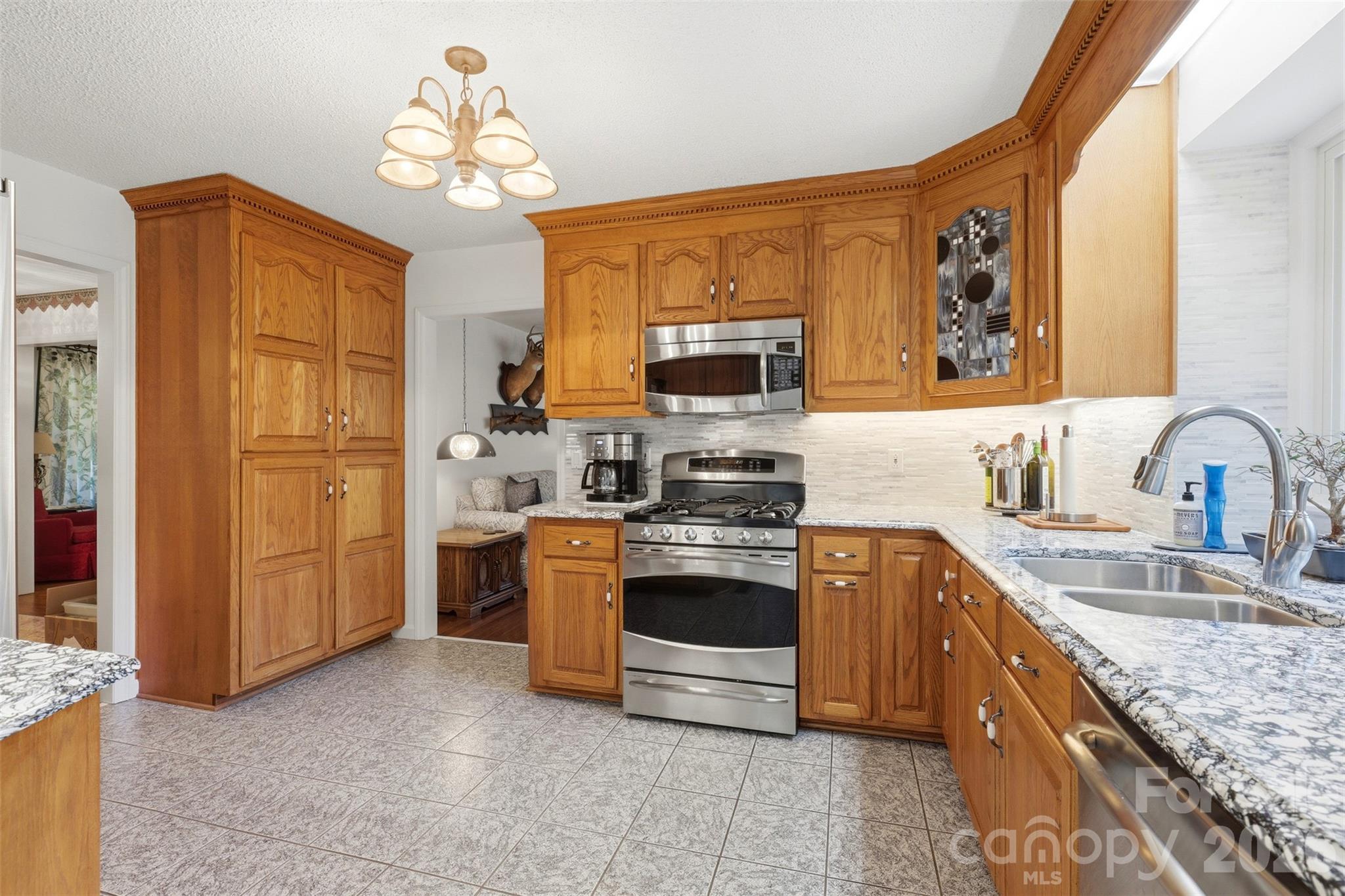 6181 Willowbottom Road Property Photo 20