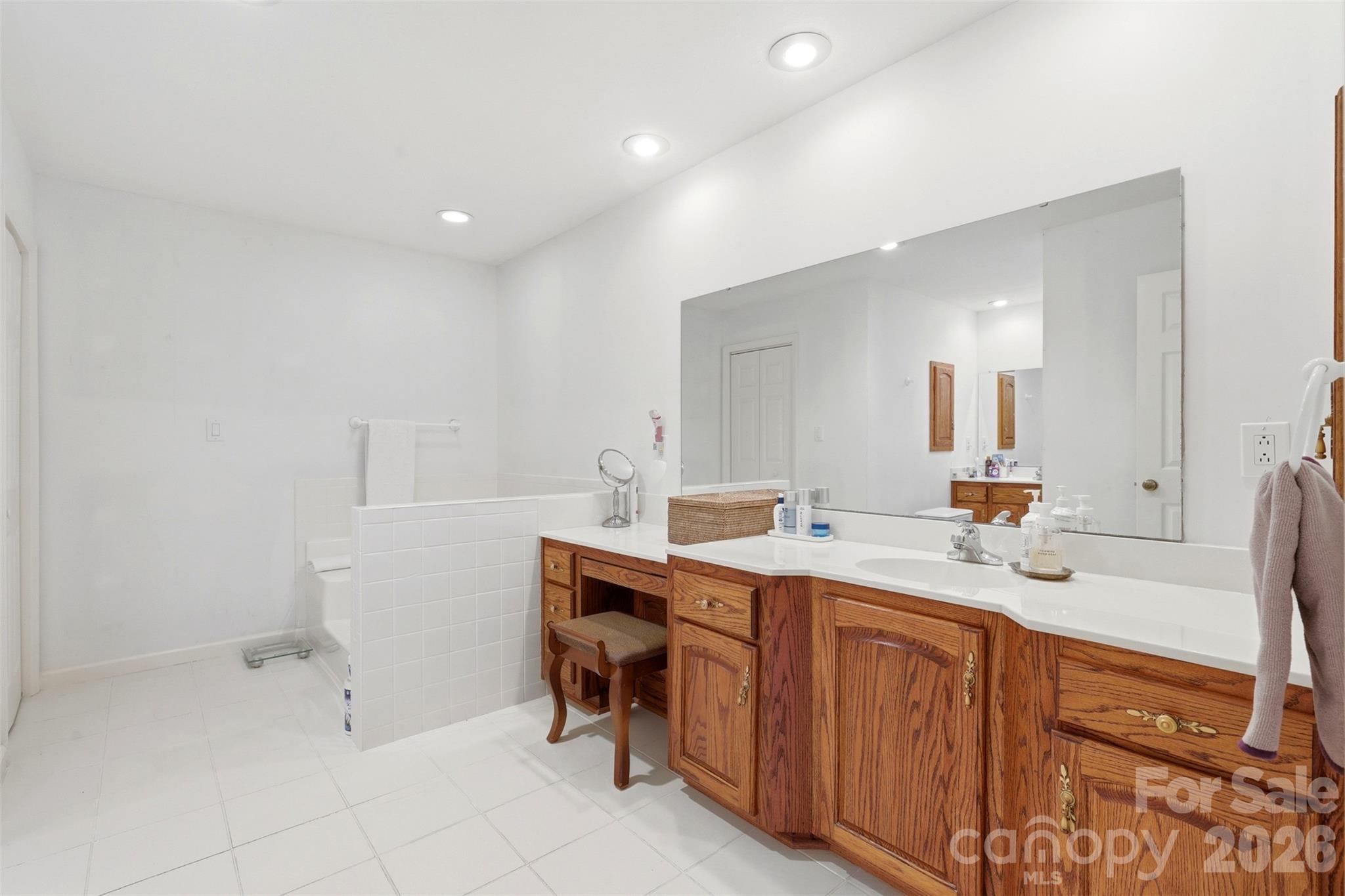 6181 Willowbottom Road Property Photo 29