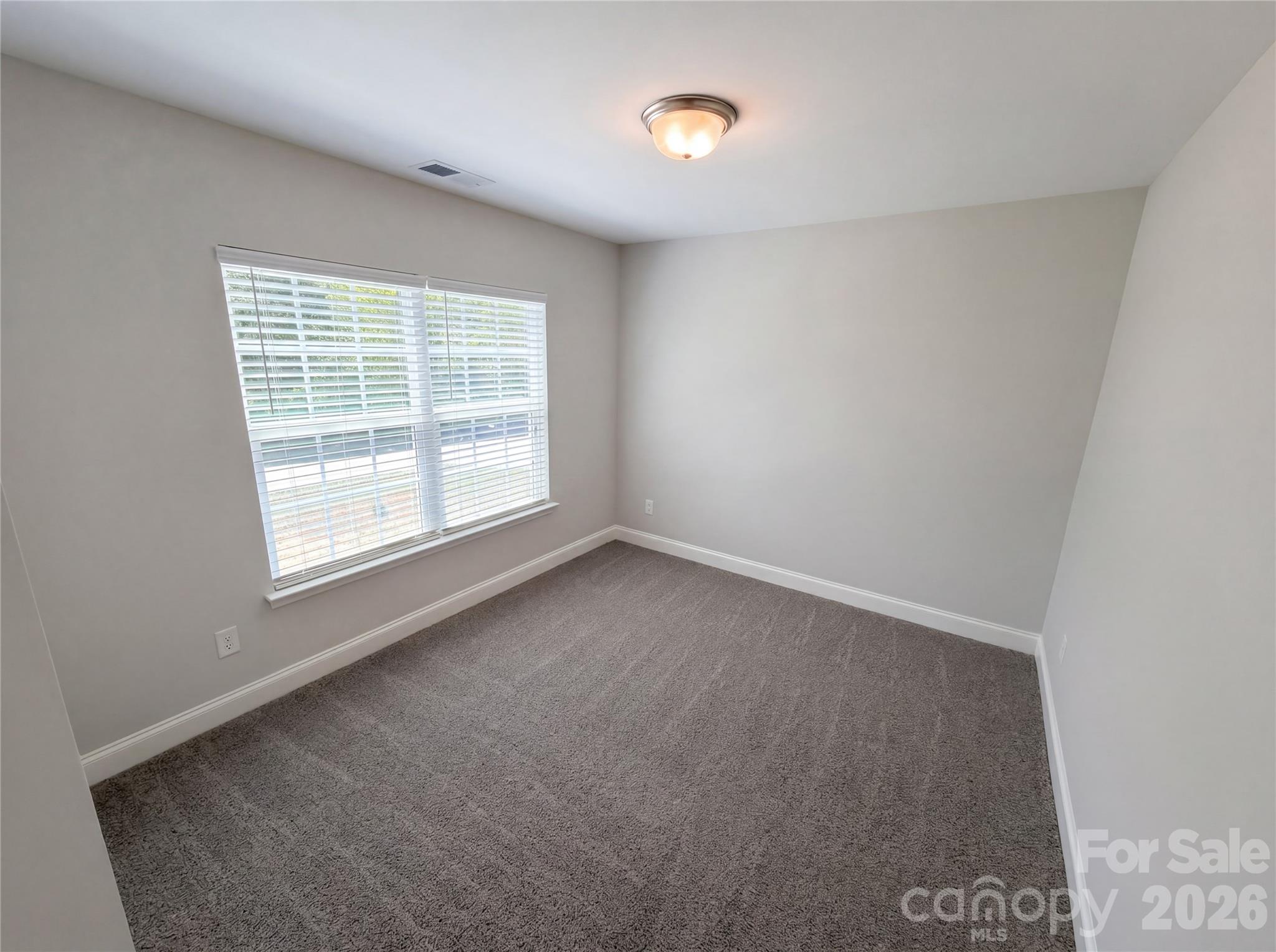 4918 Griffith Road Property Photo 10