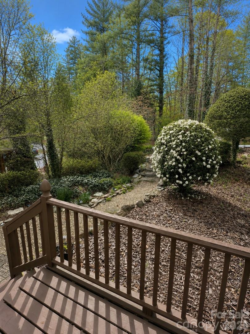 99 Willow Way Property Photo 7