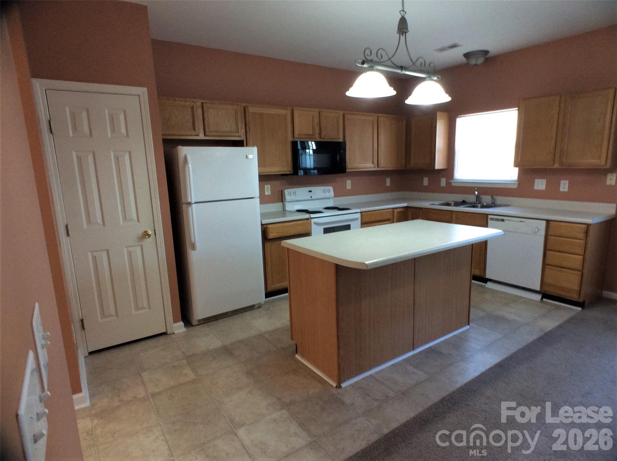 18040 Delmas Drive Property Photo 11