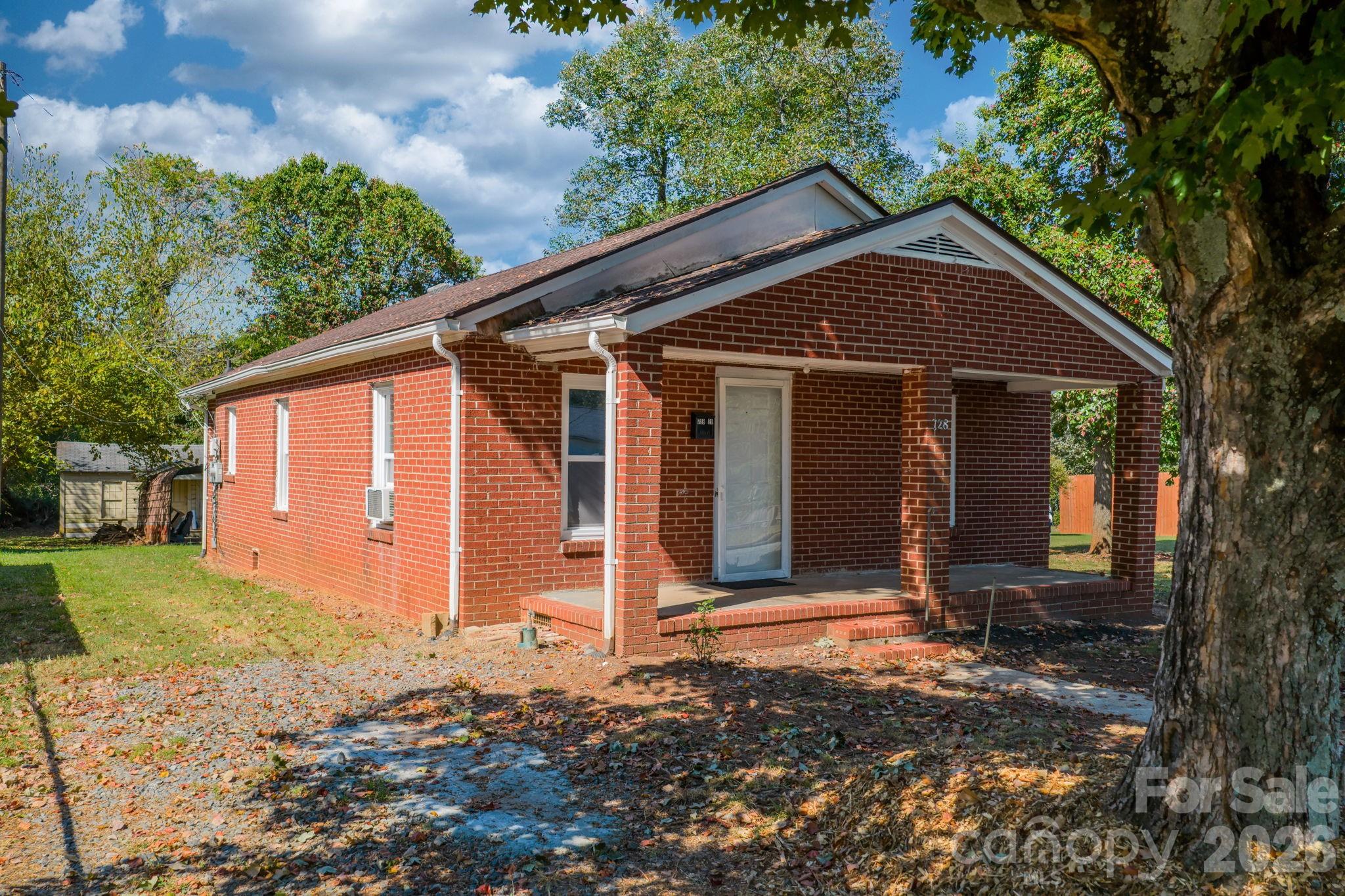 728 21st Street Property Photo 1