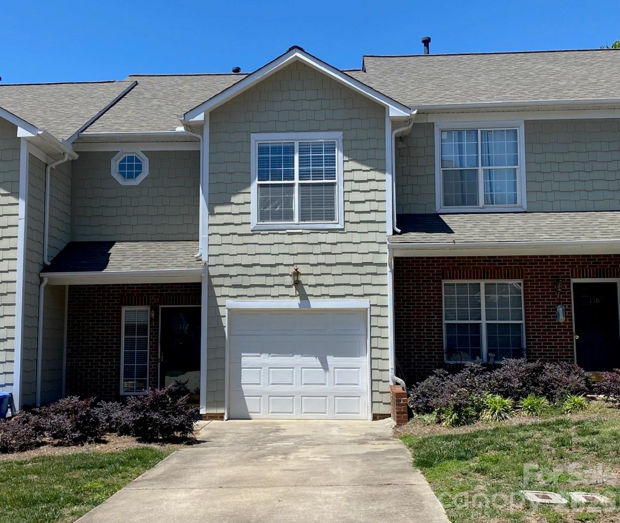 112 Sunridge Drive Property Photo 1