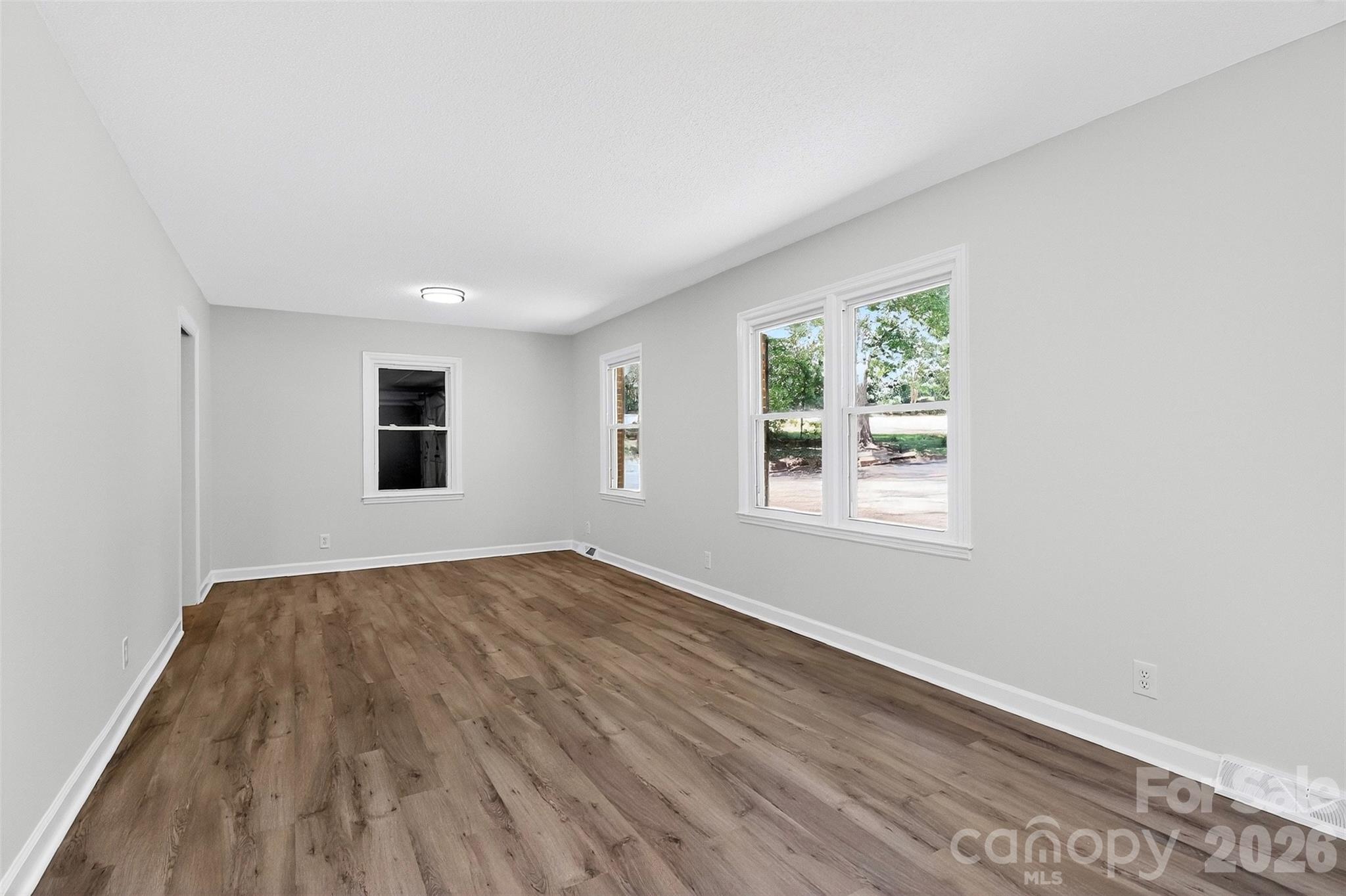 1410 Yorkdale Drive Property Photo 4