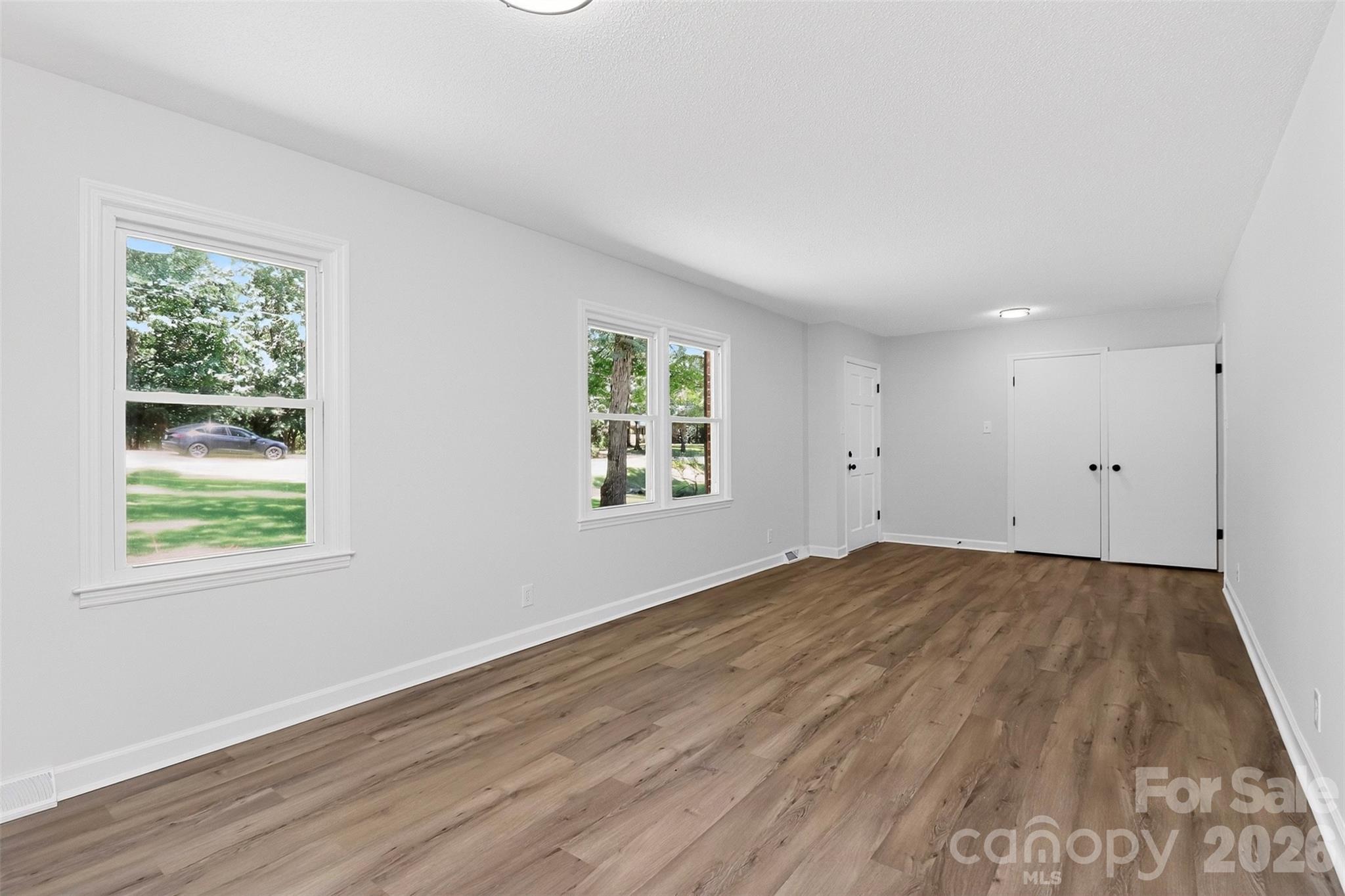 1410 Yorkdale Drive Property Photo 5