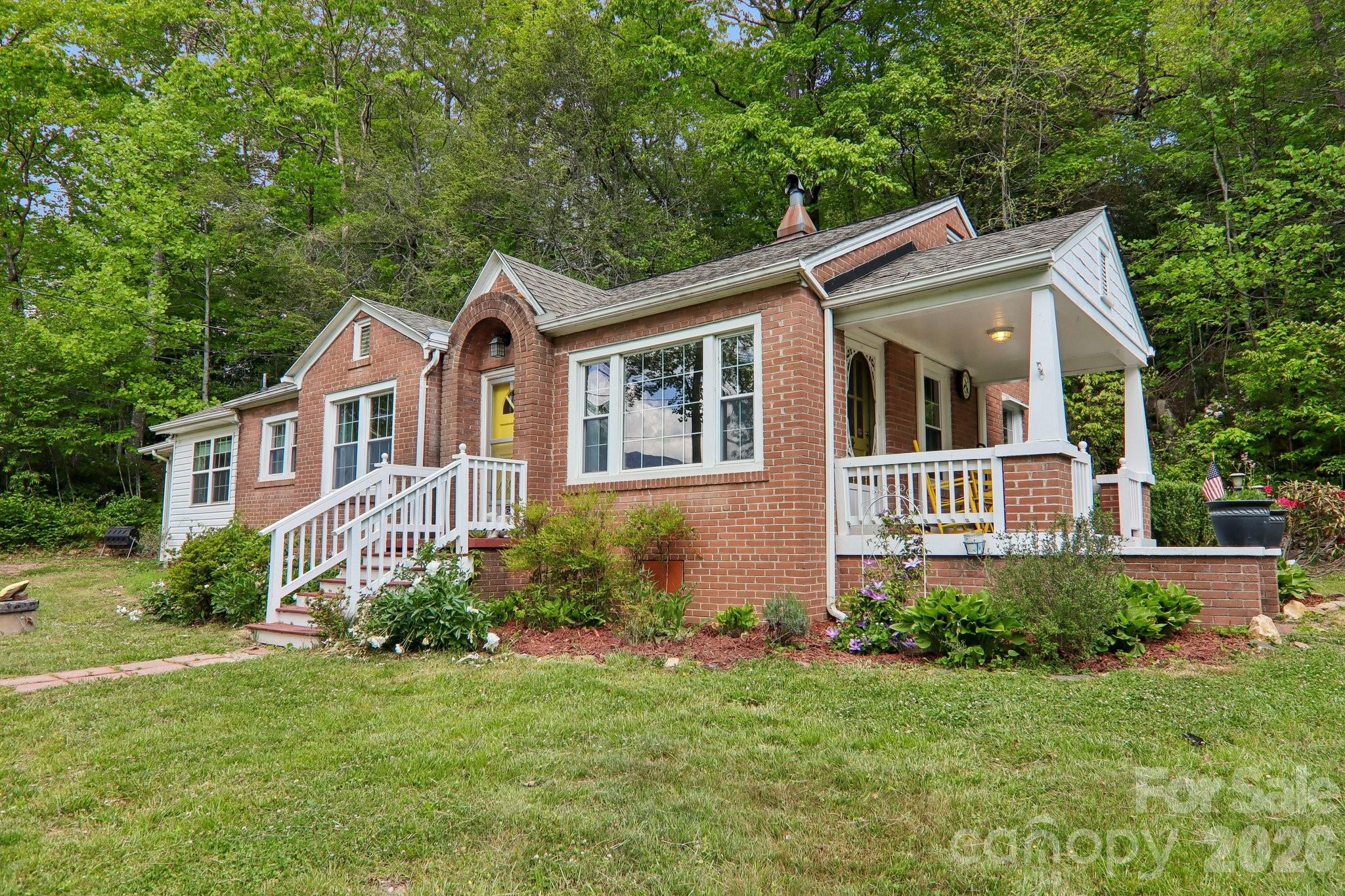 2627 White Oak Road Property Photo 1