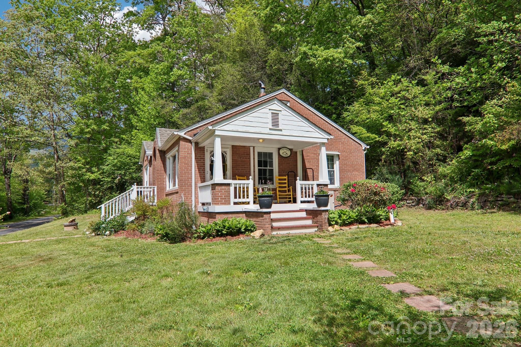 2627 White Oak Road Property Photo 2