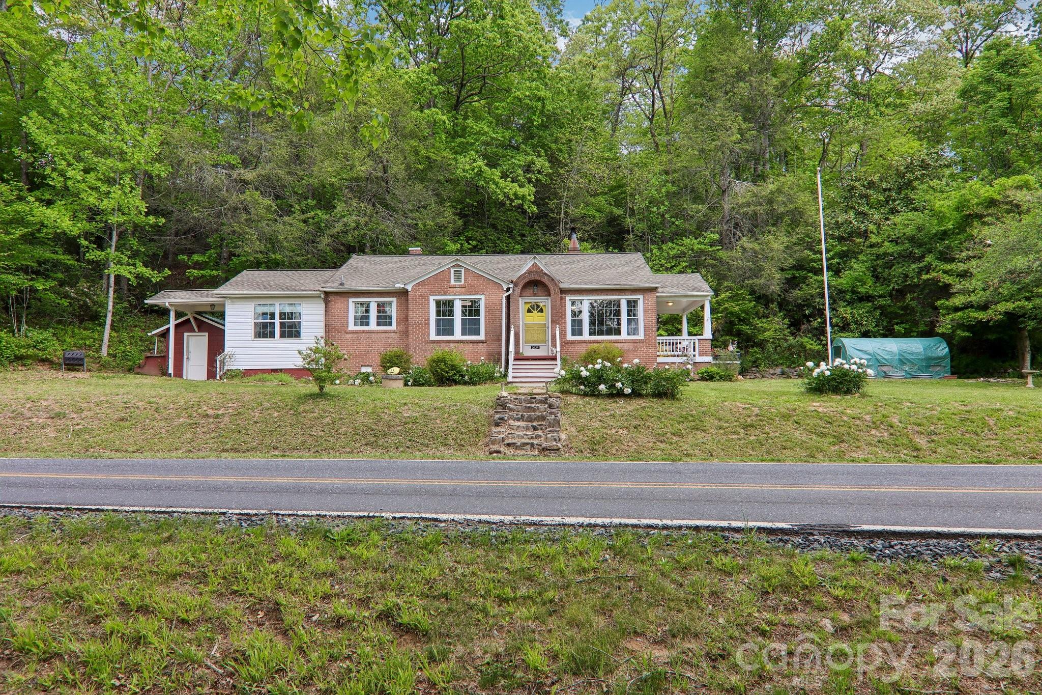 2627 White Oak Road Property Photo 3