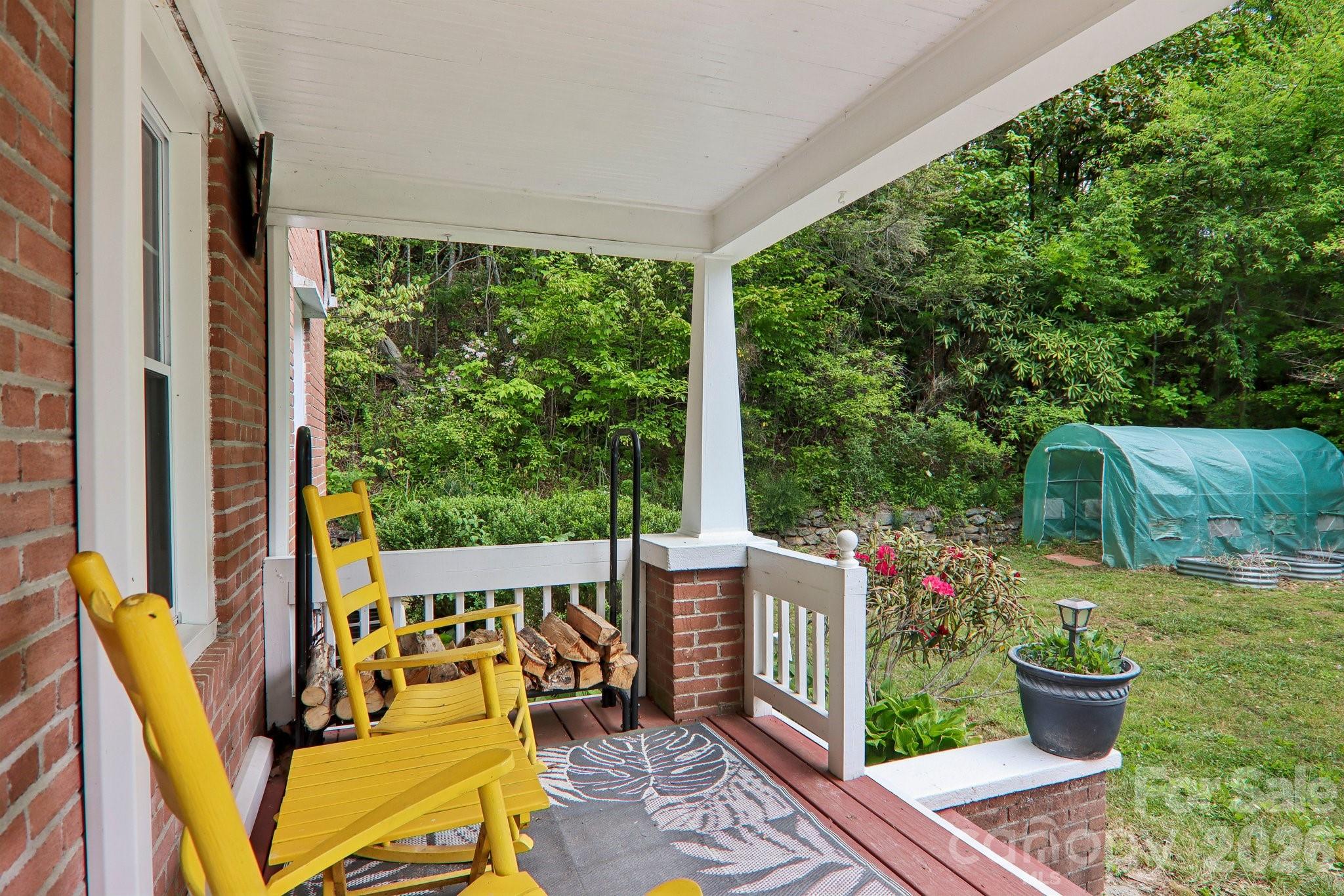 2627 White Oak Road Property Photo 5