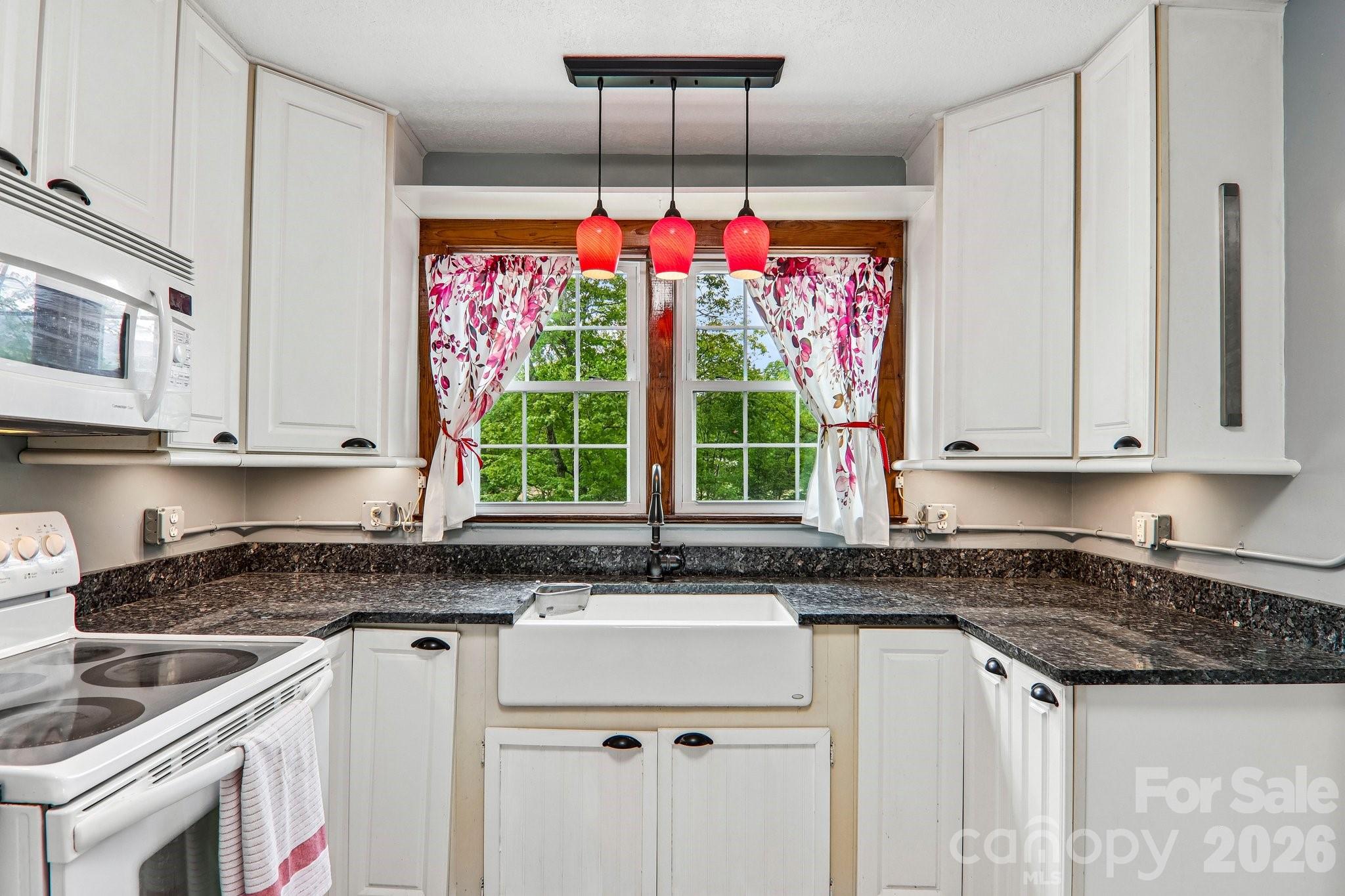 2627 White Oak Road Property Photo 17