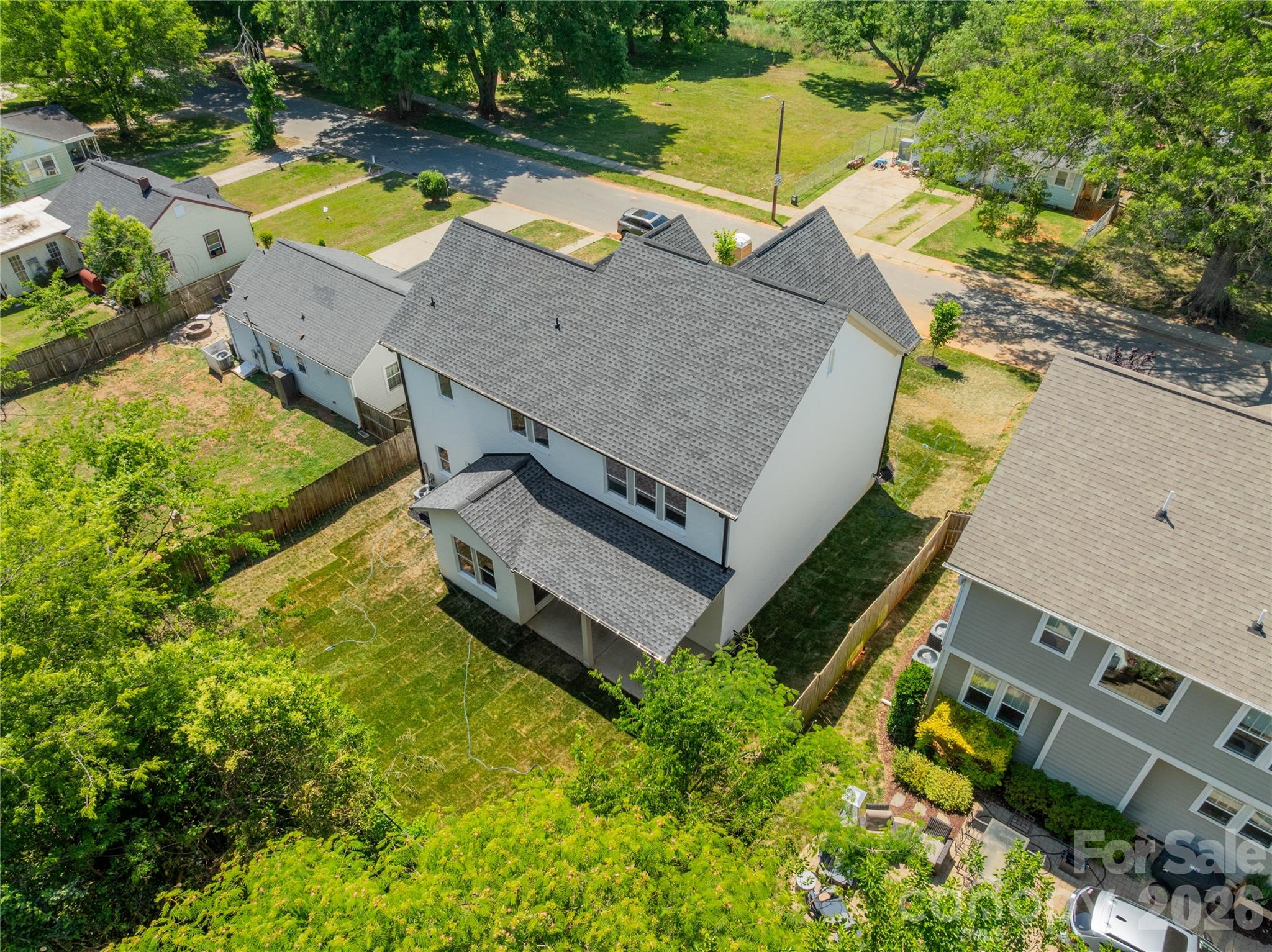 2648 Roslyn Avenue Property Photo 6