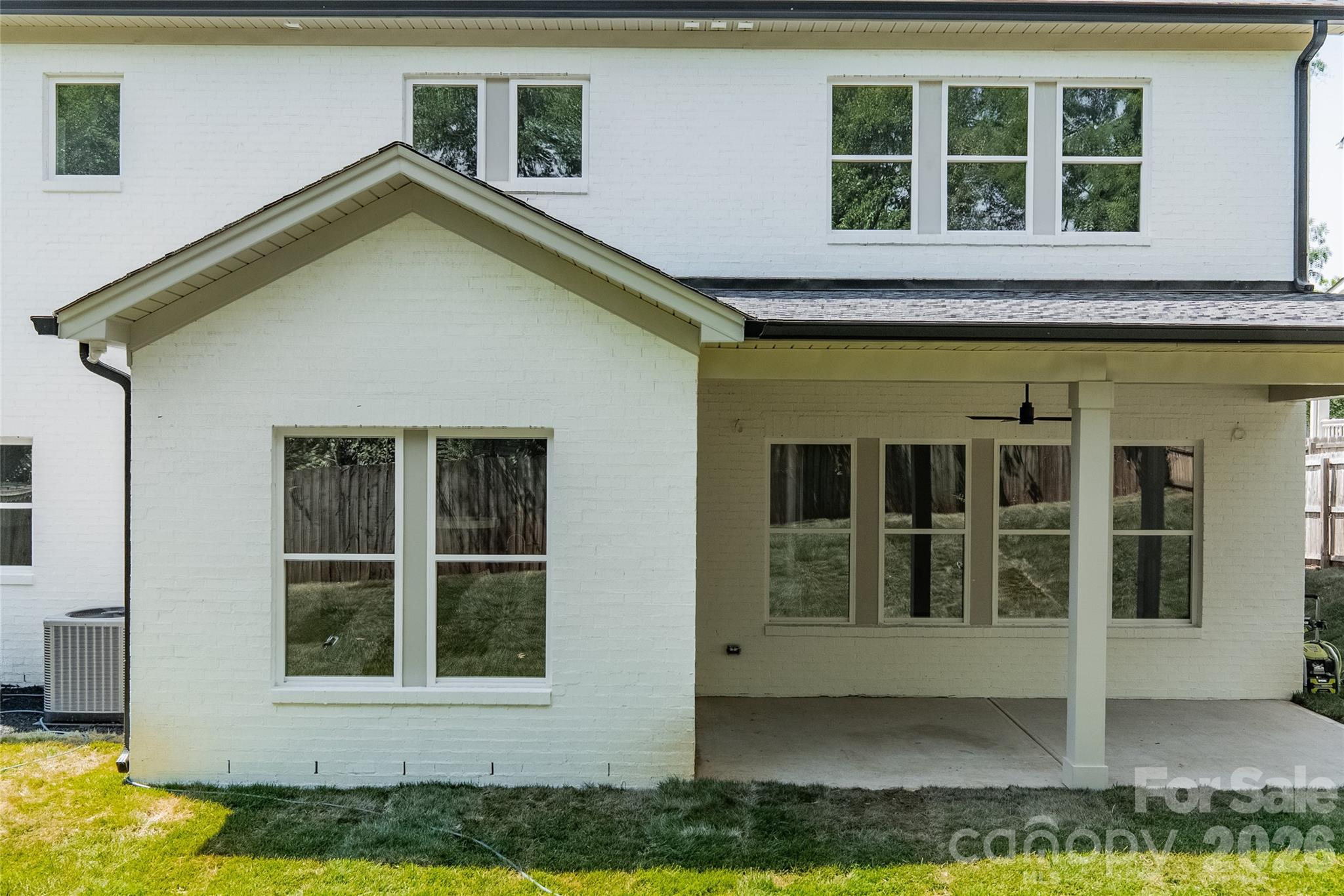 2648 Roslyn Avenue Property Photo 8