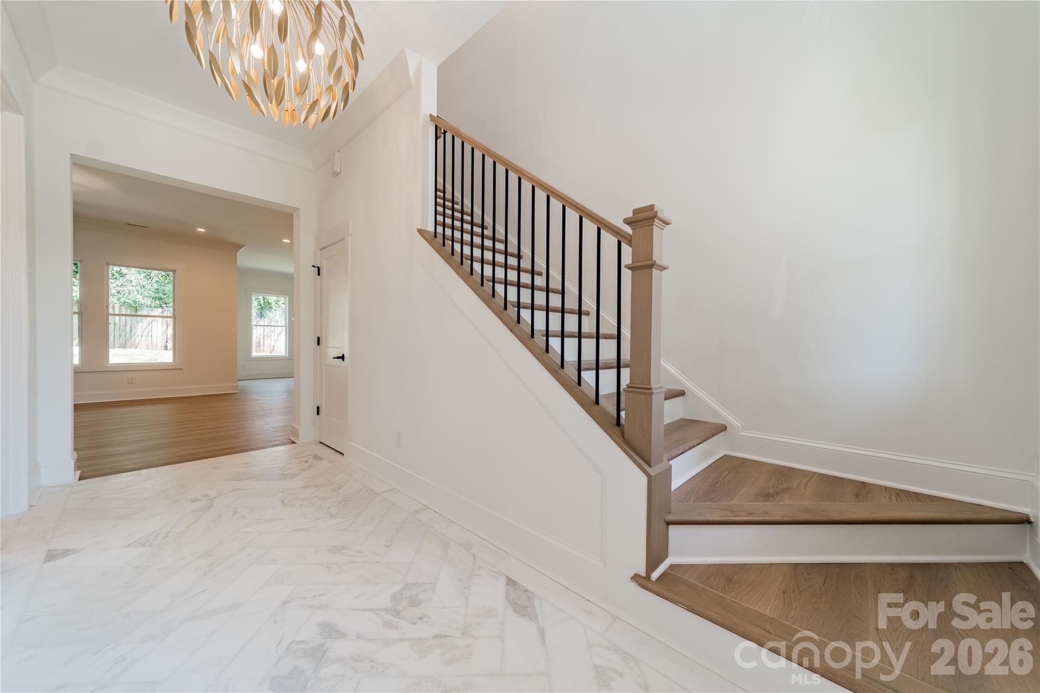 2648 Roslyn Avenue Property Photo 9