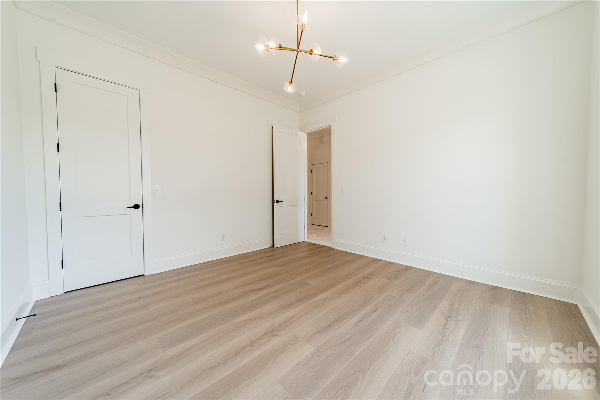 2648 Roslyn Avenue Property Photo 12