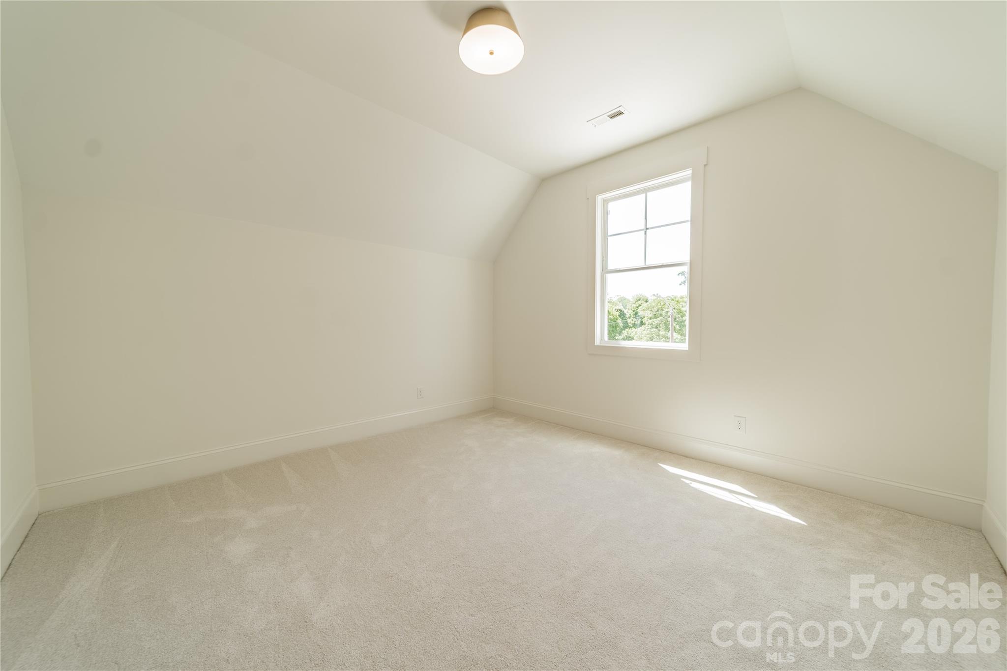 2648 Roslyn Avenue Property Photo 38