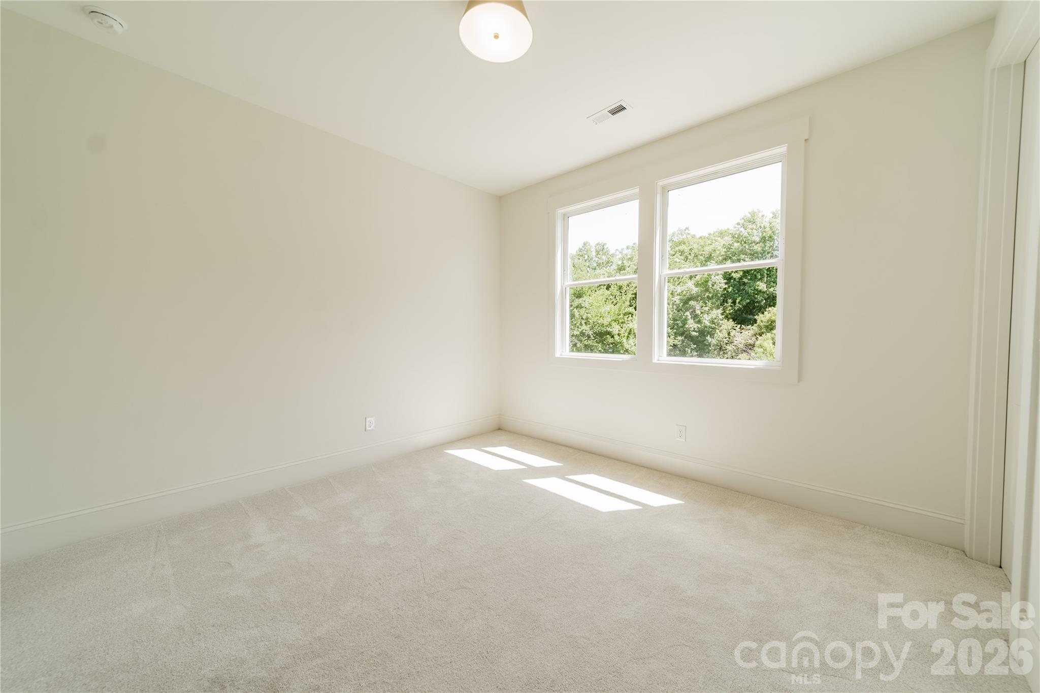 2648 Roslyn Avenue Property Photo 40