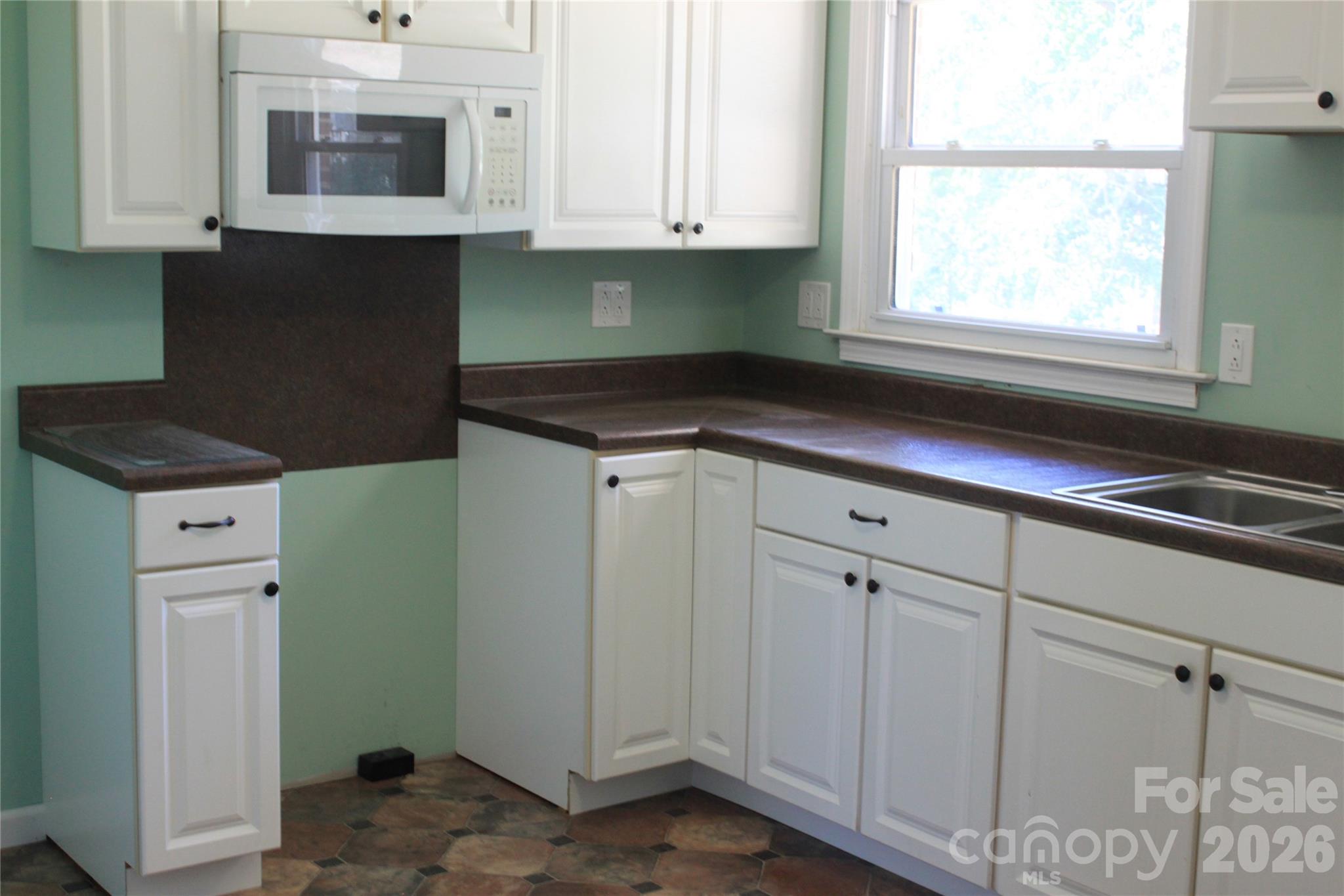 507 Dakota Street Property Photo 10