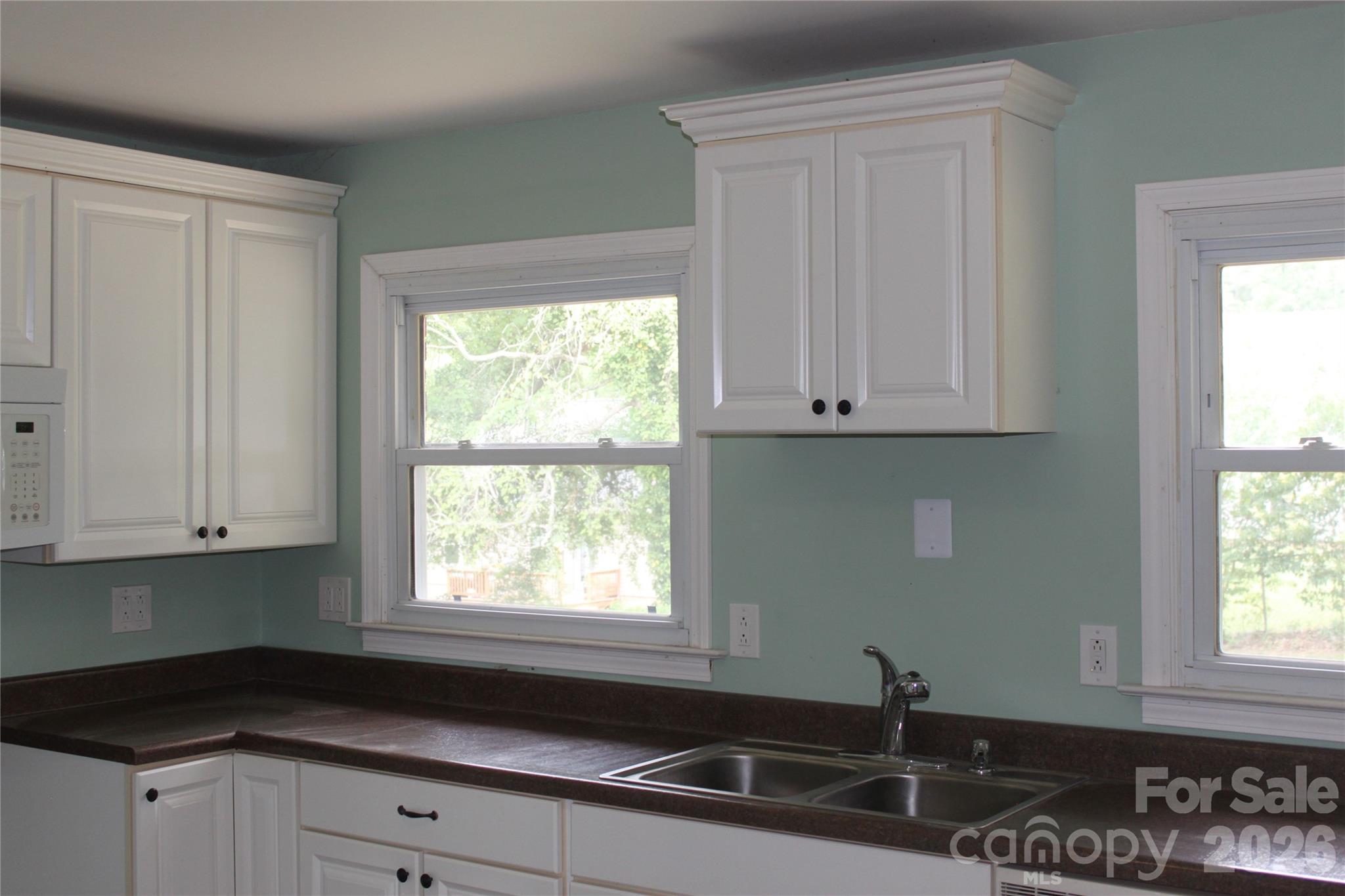 507 Dakota Street Property Photo 11