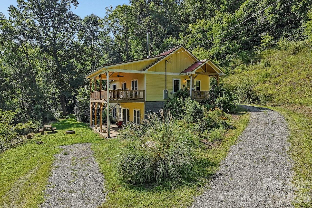 280 Kelses Valley Drive Property Photo 3