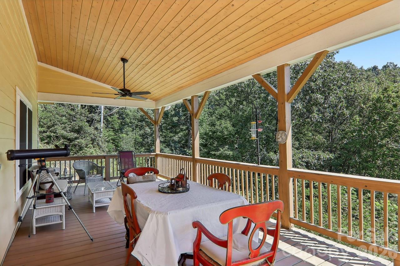280 Kelses Valley Drive Property Photo 9