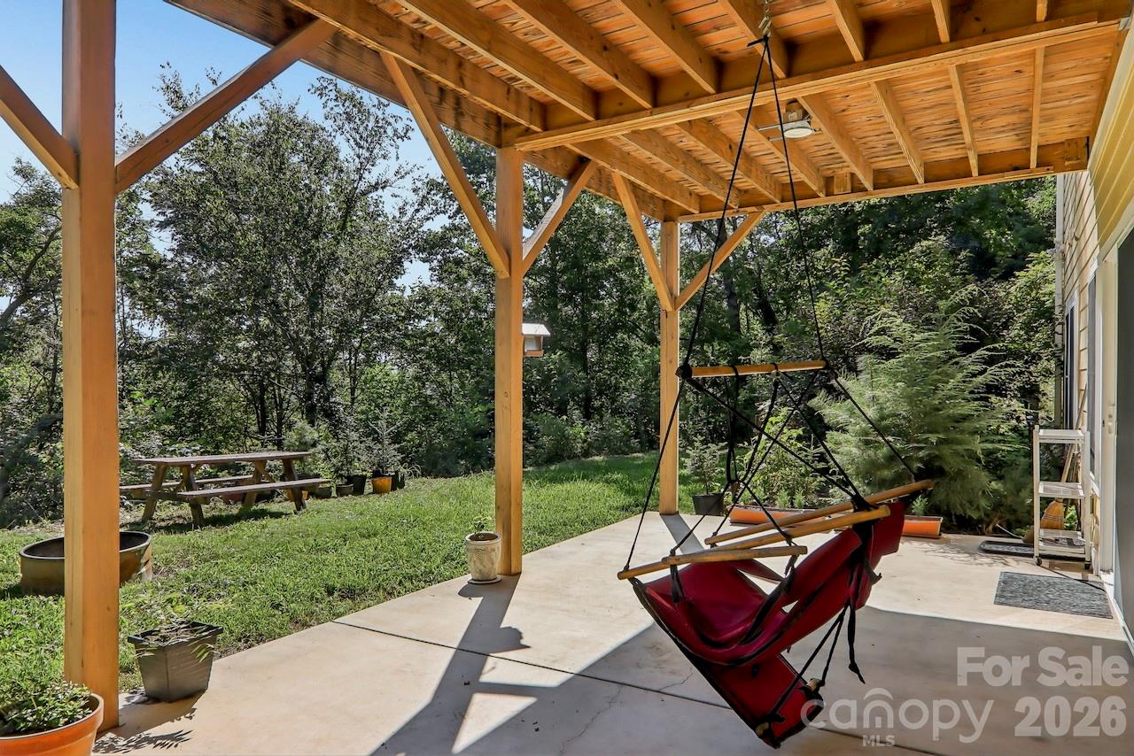 280 Kelses Valley Drive Property Photo 11