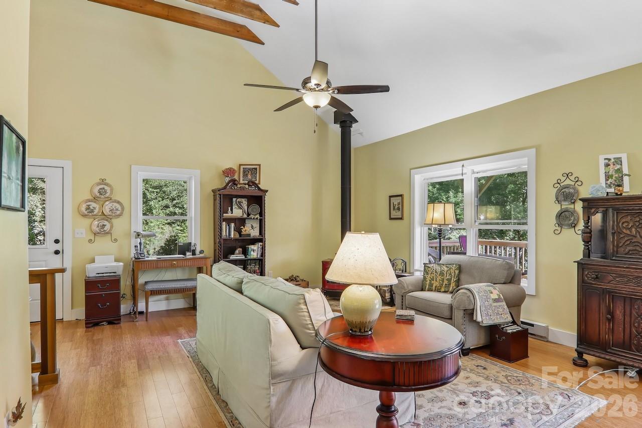 280 Kelses Valley Drive Property Photo 16