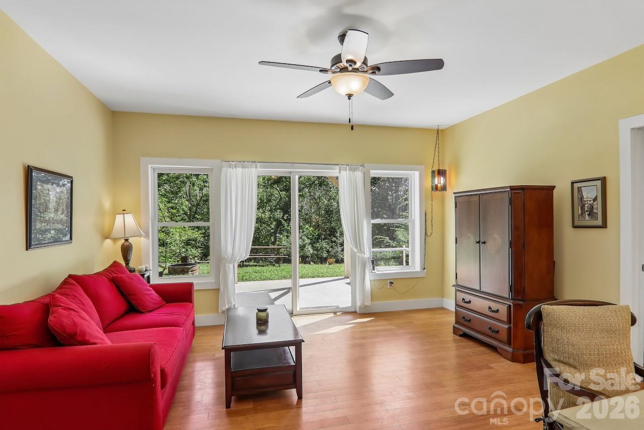 280 Kelses Valley Drive Property Photo 42