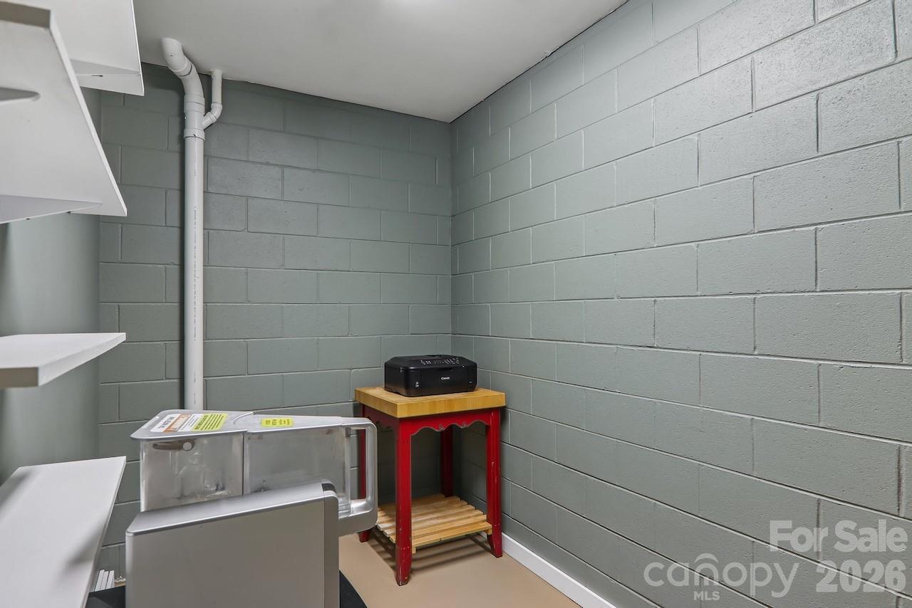 280 Kelses Valley Drive Property Photo 46