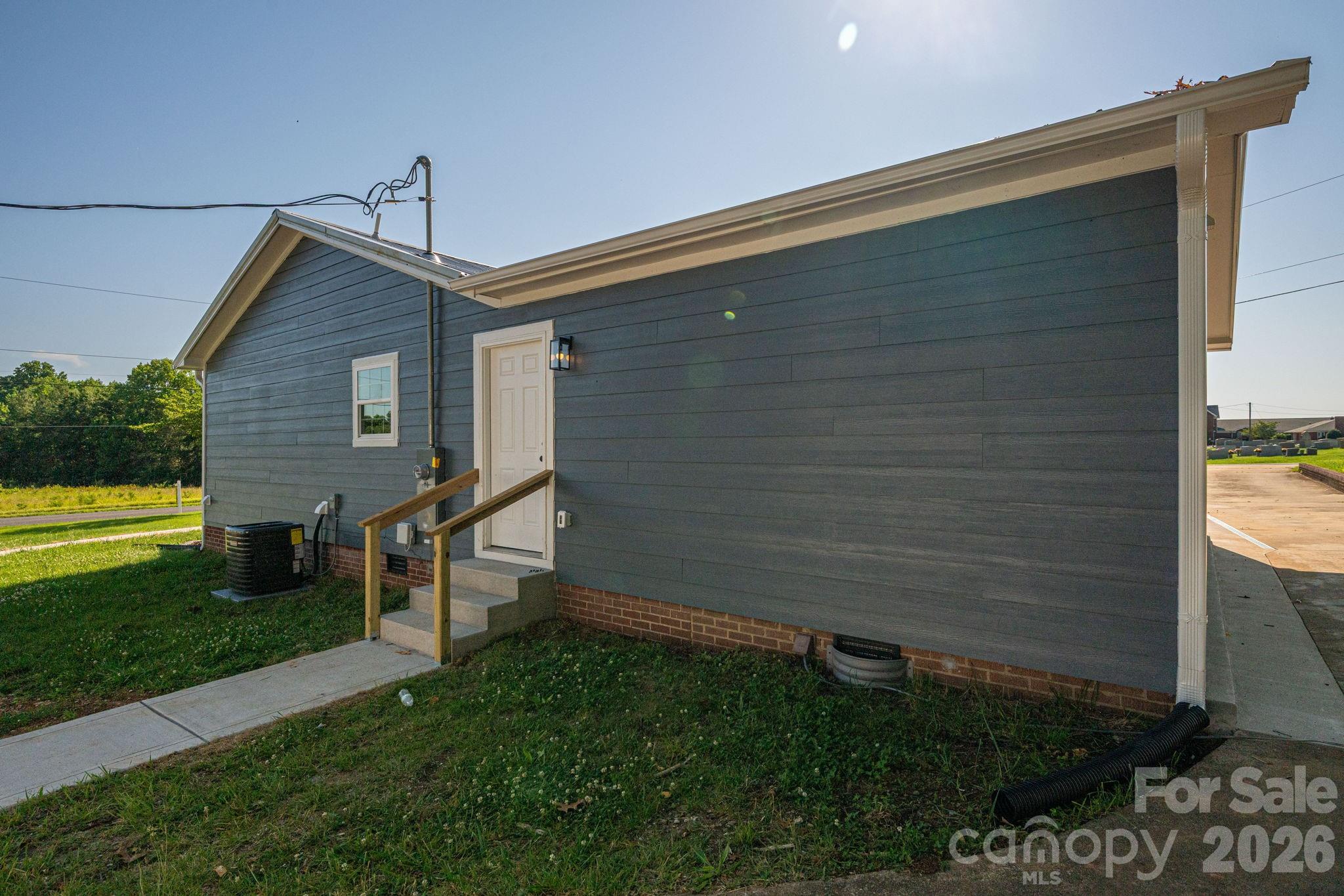 6123 Flay Road Property Photo 4