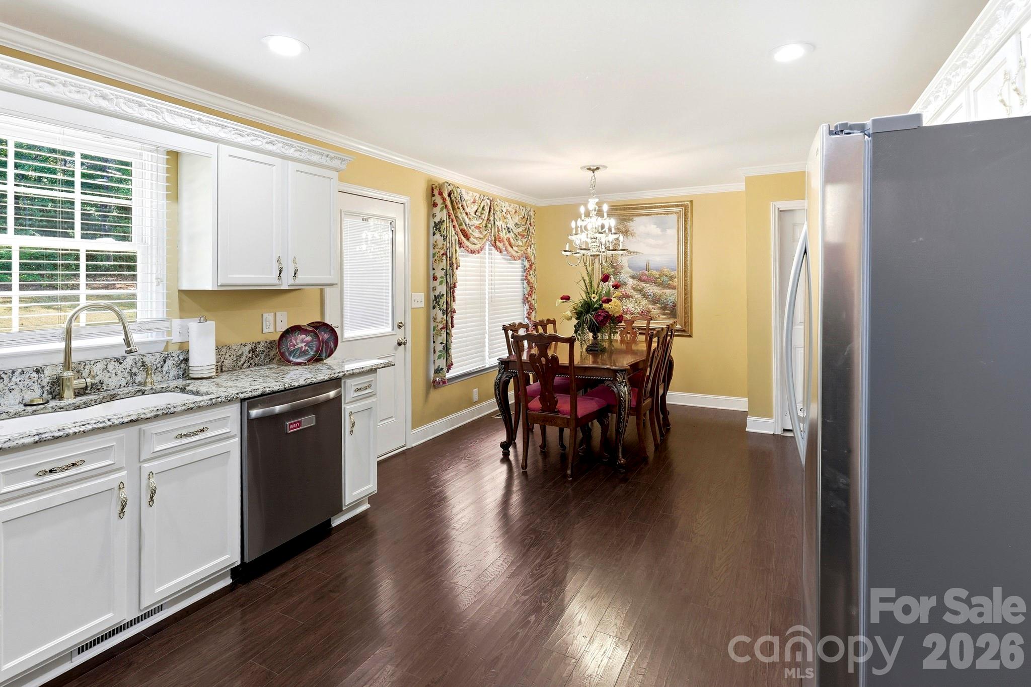 327 Sherry Street Property Photo 6
