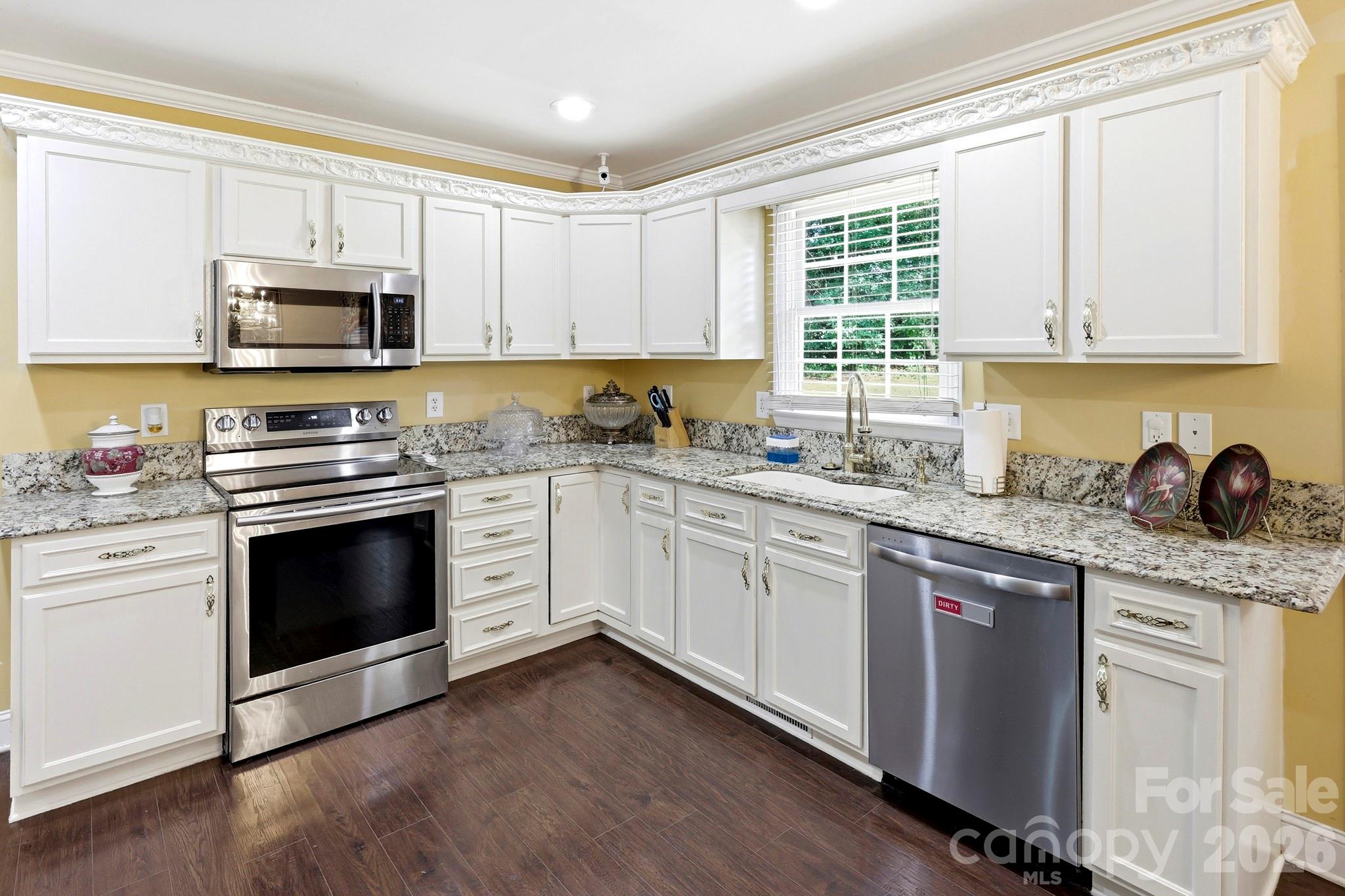 327 Sherry Street Property Photo 7