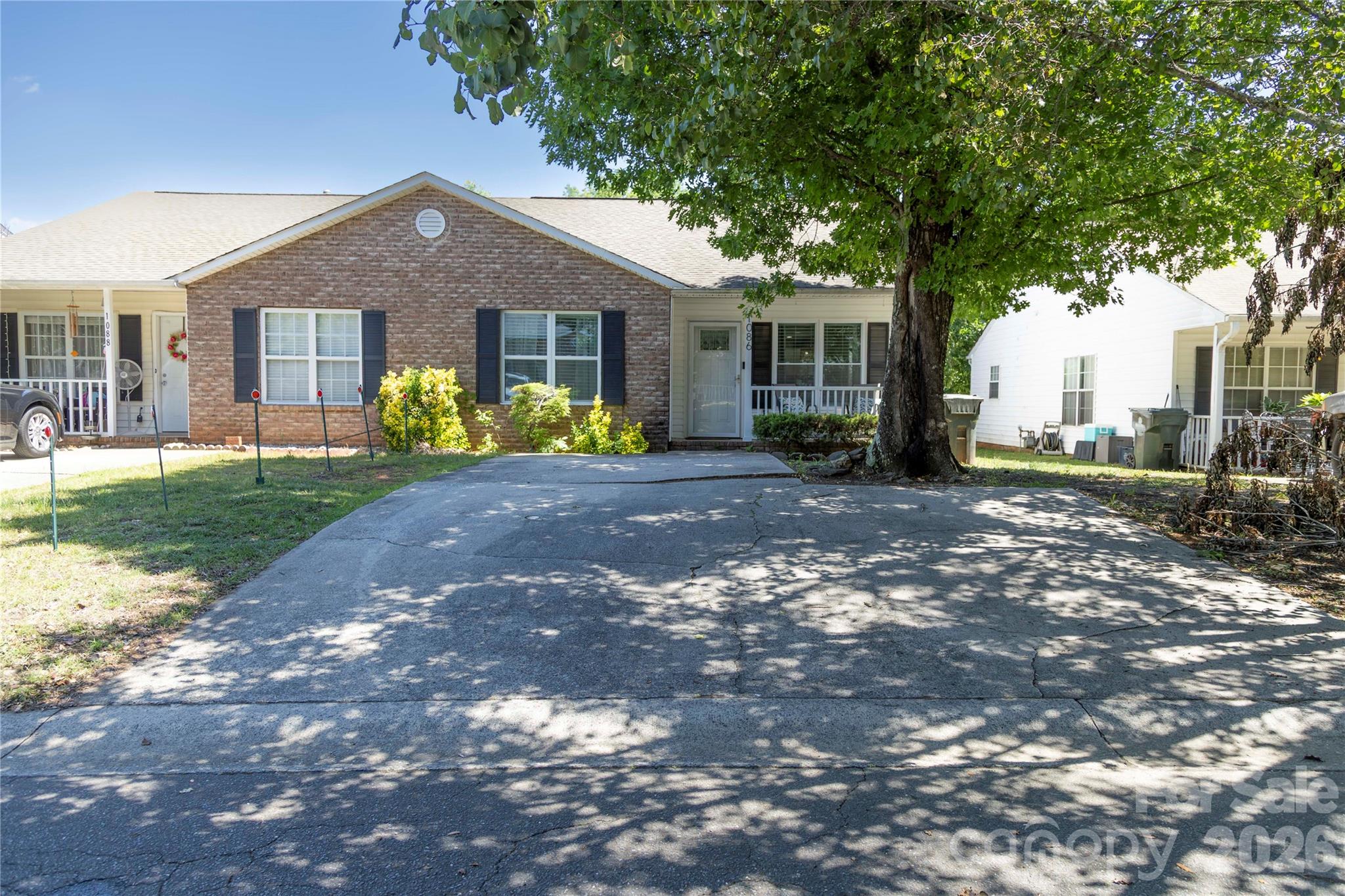 1086 Cherry Meadow Lane Property Photo 2