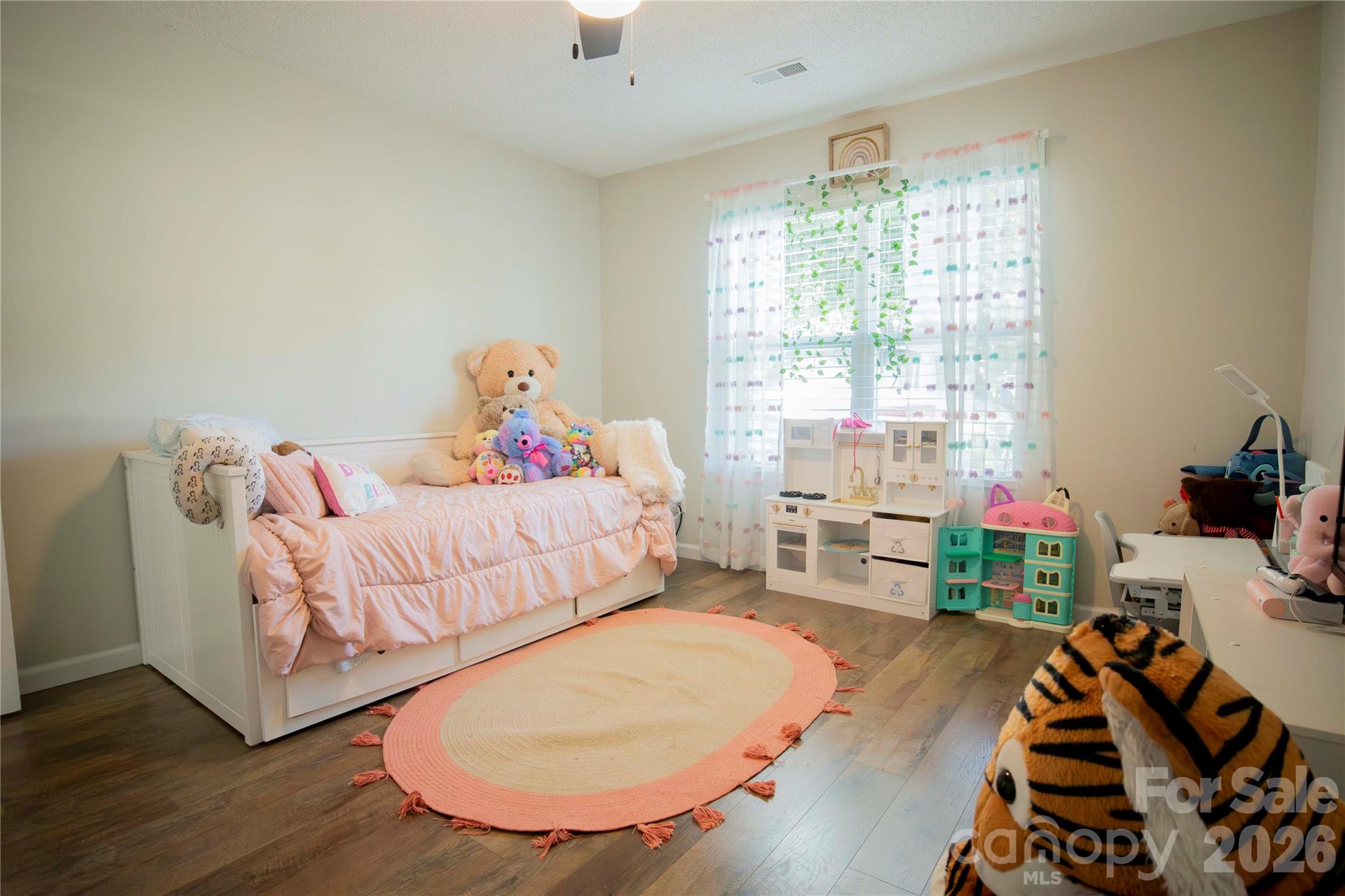 1086 Cherry Meadow Lane Property Photo 8