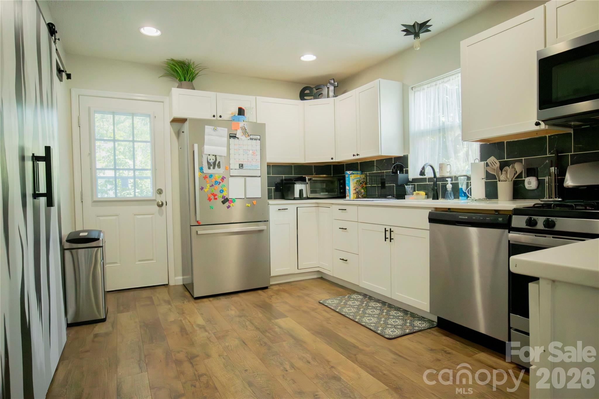 1086 Cherry Meadow Lane Property Photo 12