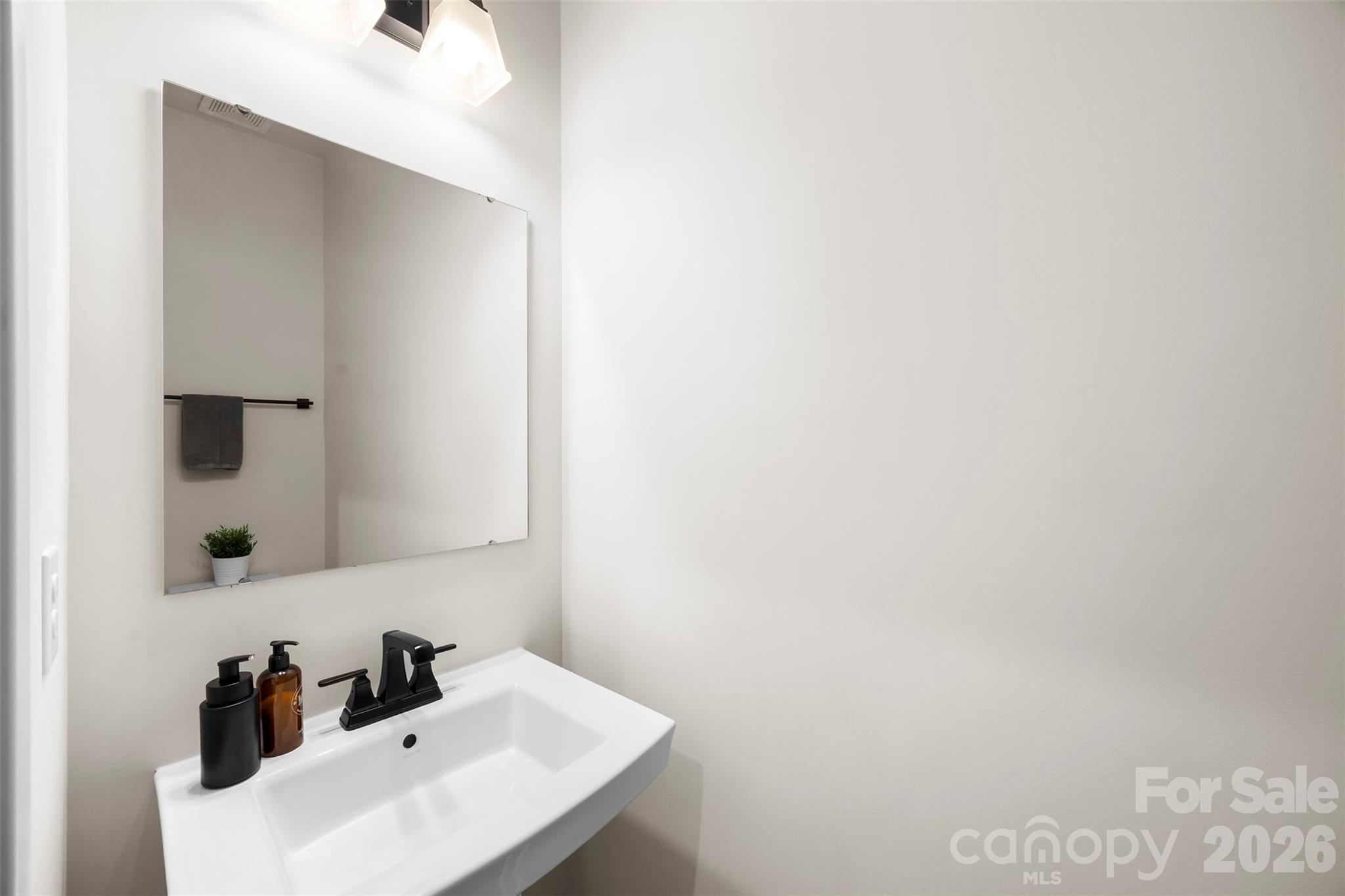 6325 Ashton Park Drive Property Photo 4